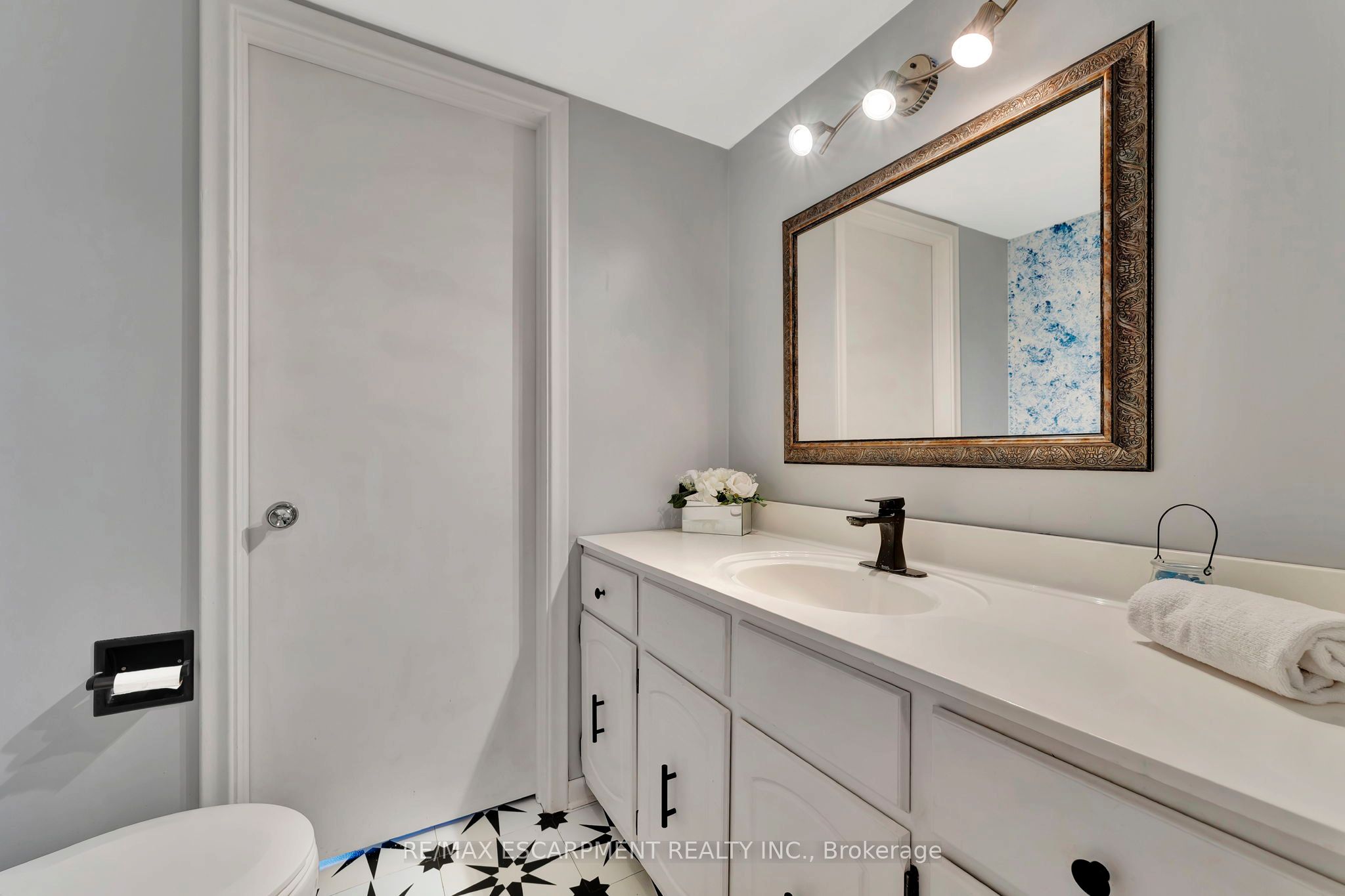 49 Lynndale Road Property Photo 24