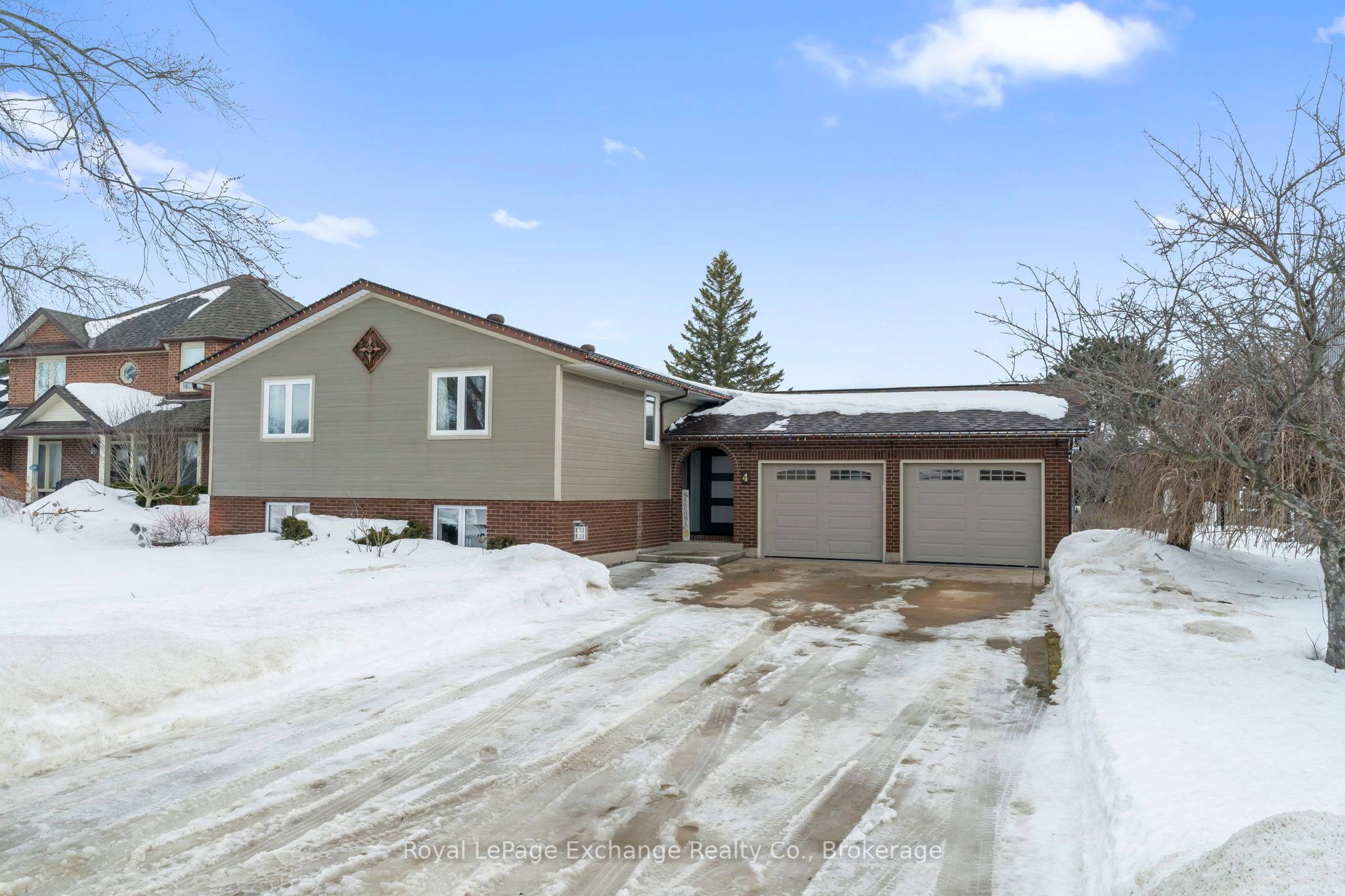 4 Manor Wood Cres Property Photo