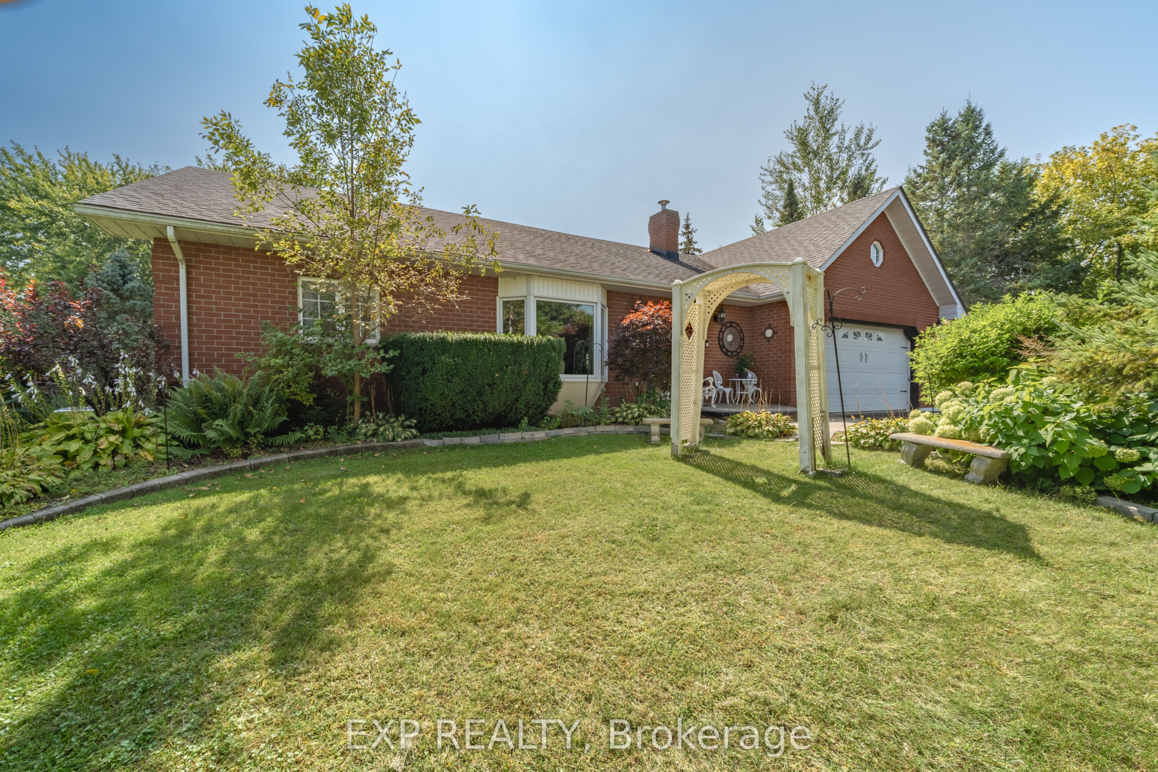 794 Old 2 Highway Property Photo 1