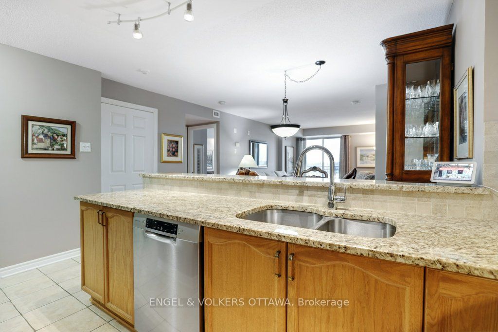 #606 - 120 Grant Carman Drive Property Photo 10