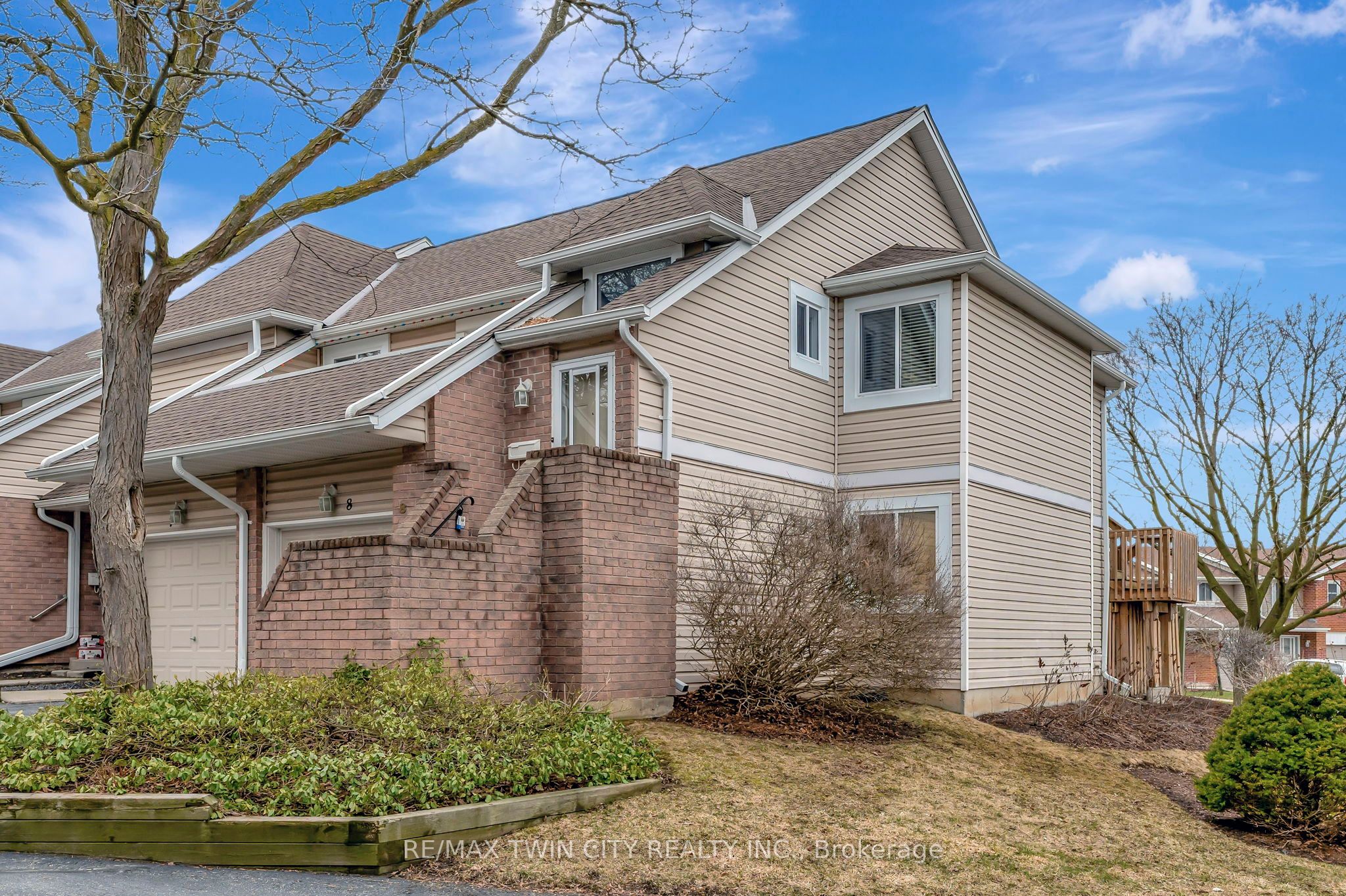 #8 - 205 Highland Crescent Property Photo 2