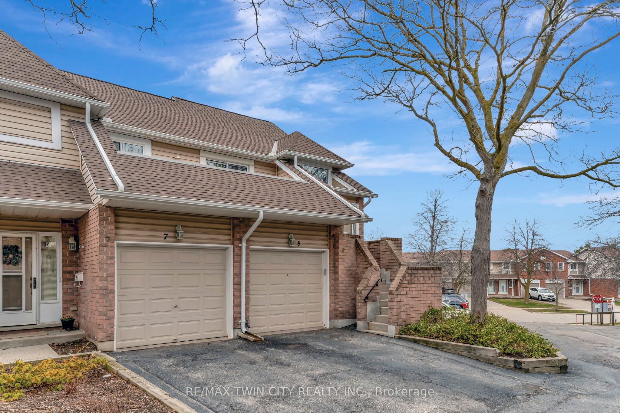 #8 - 205 Highland Crescent Property Photo 3