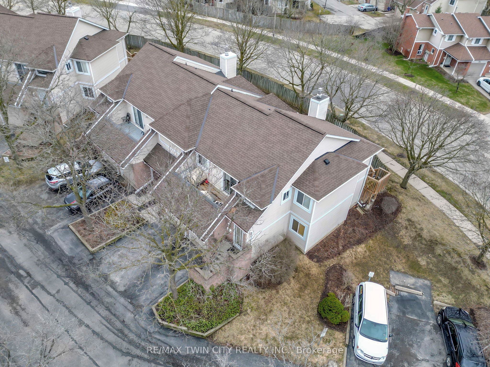 #8 - 205 Highland Crescent Property Photo 5
