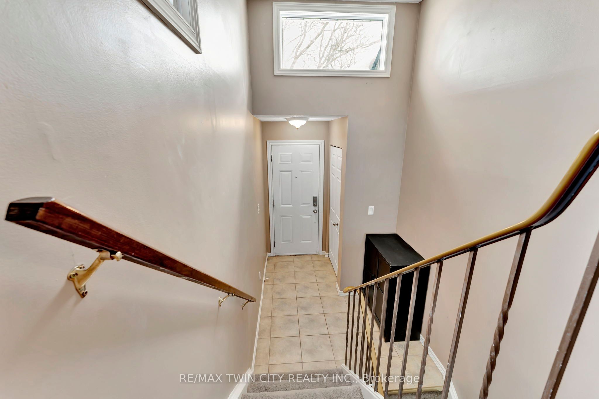 #8 - 205 Highland Crescent Property Photo 7