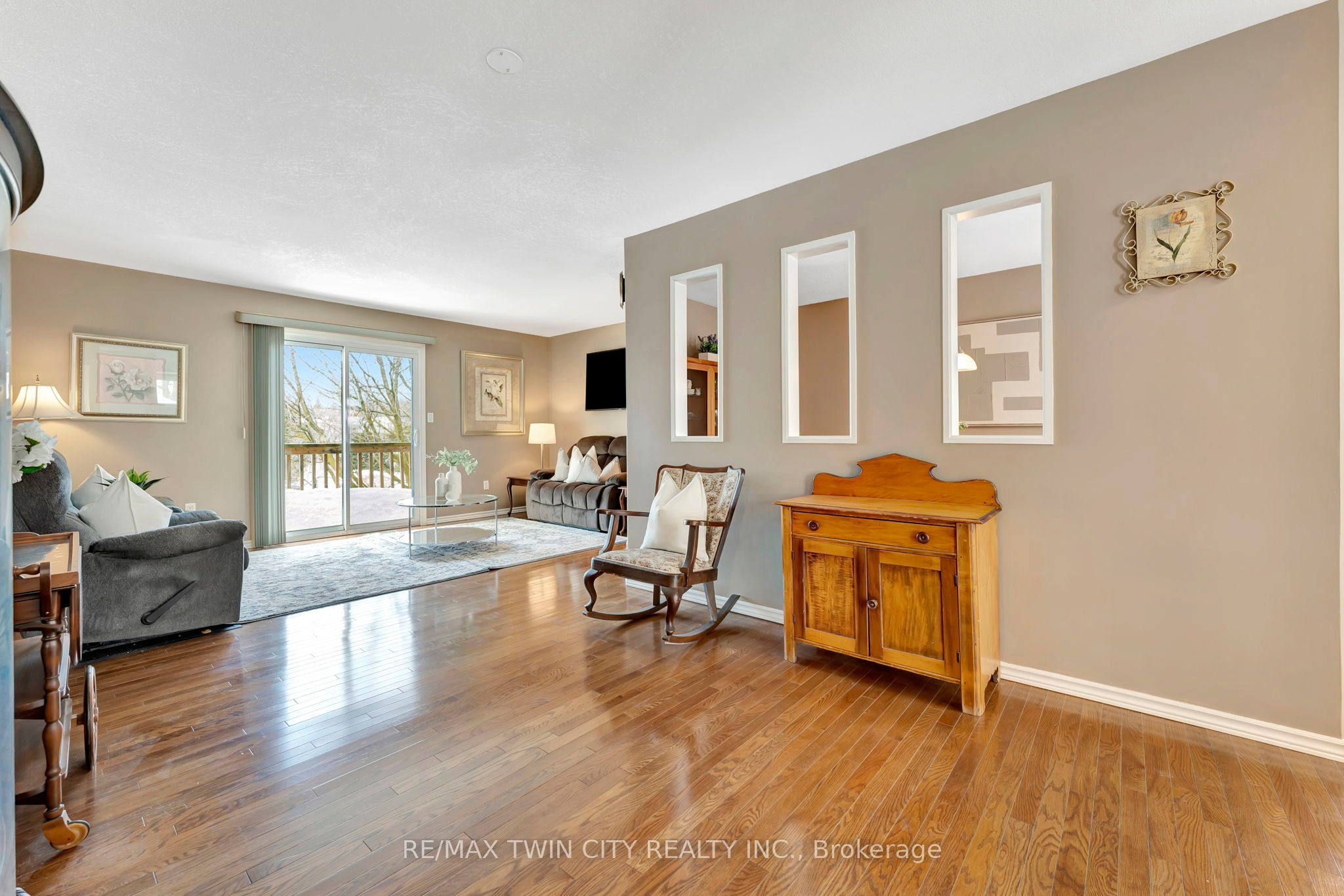 #8 - 205 Highland Crescent Property Photo 17