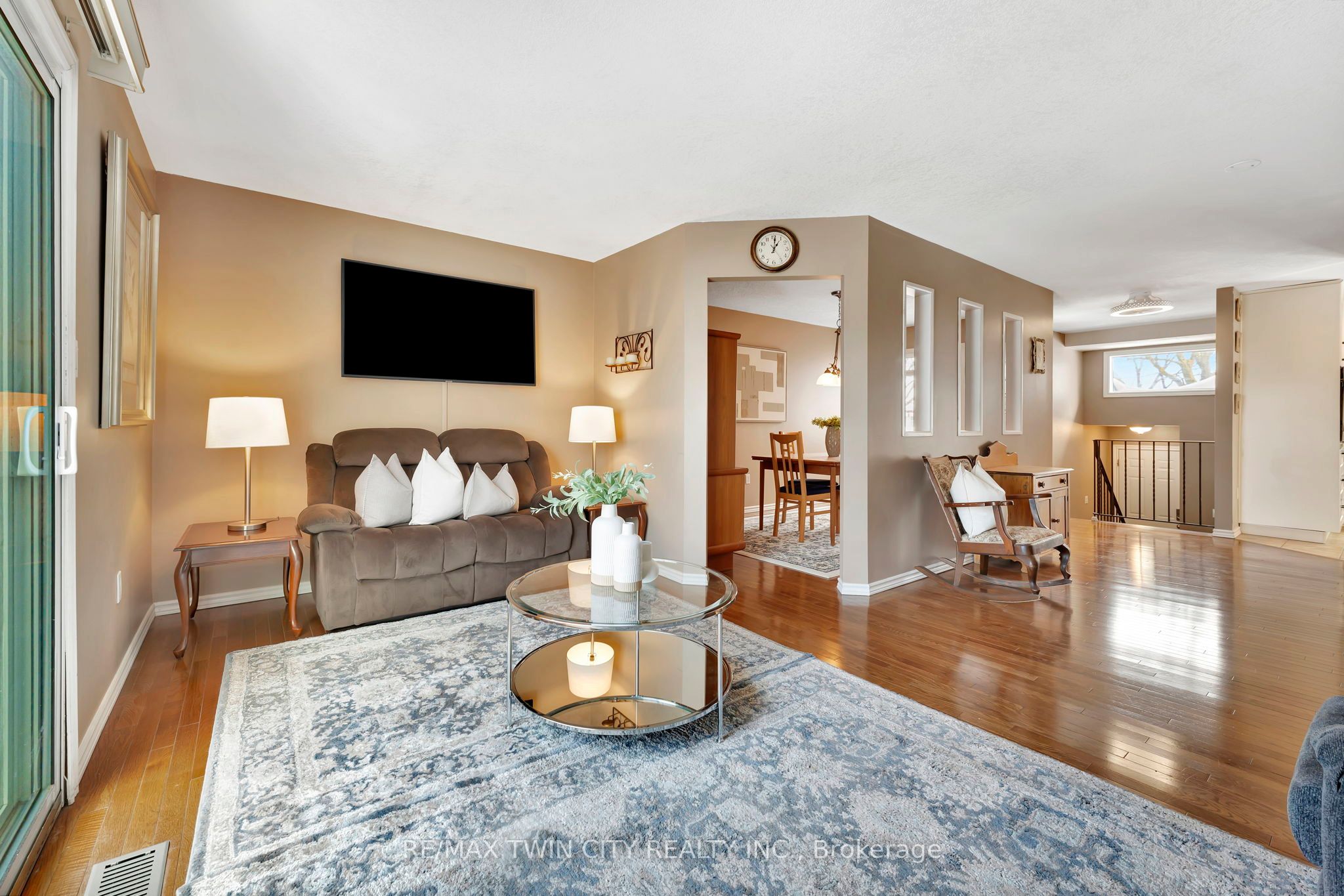 #8 - 205 Highland Crescent Property Photo 20