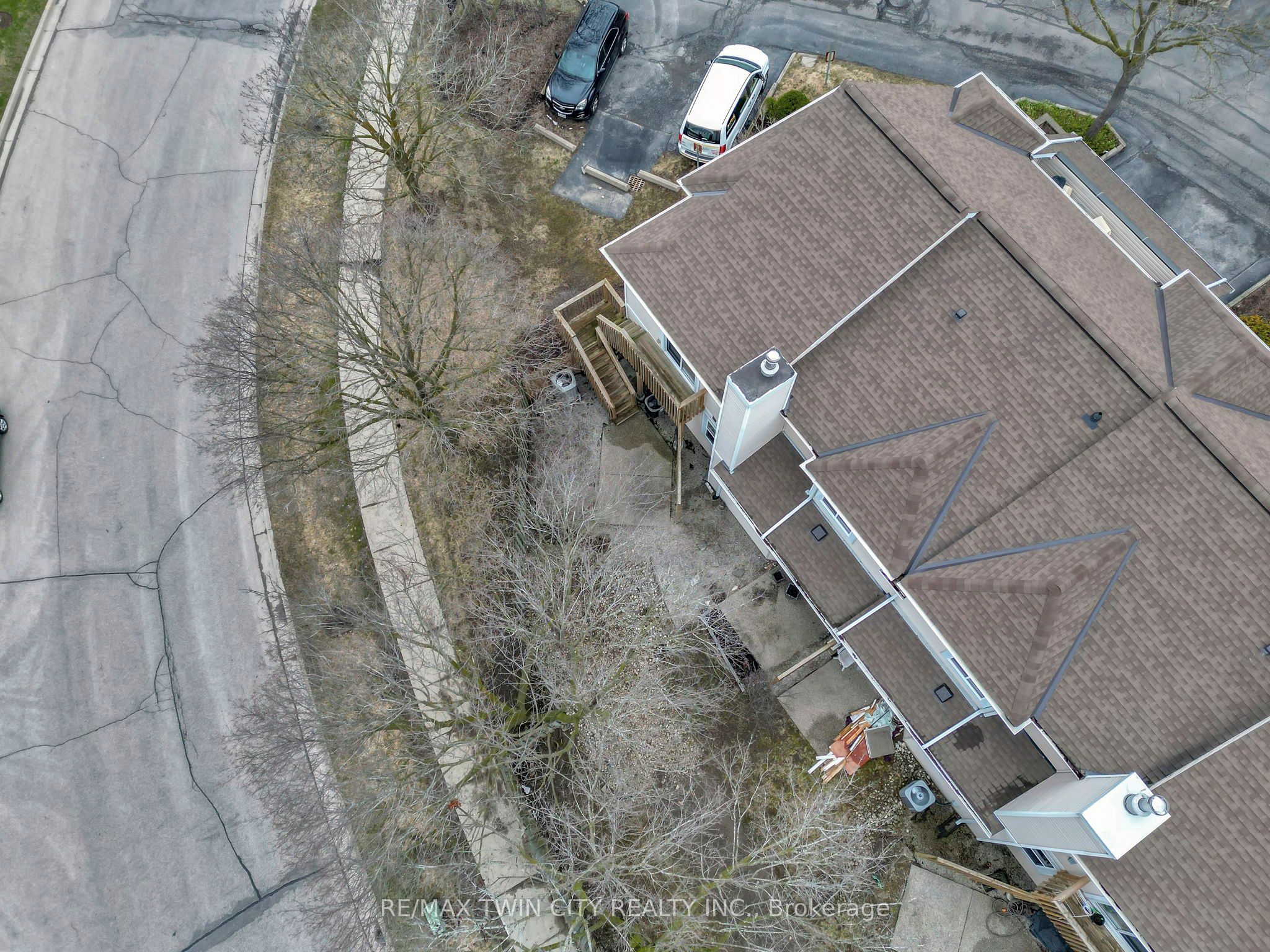 #8 - 205 Highland Crescent Property Photo 27