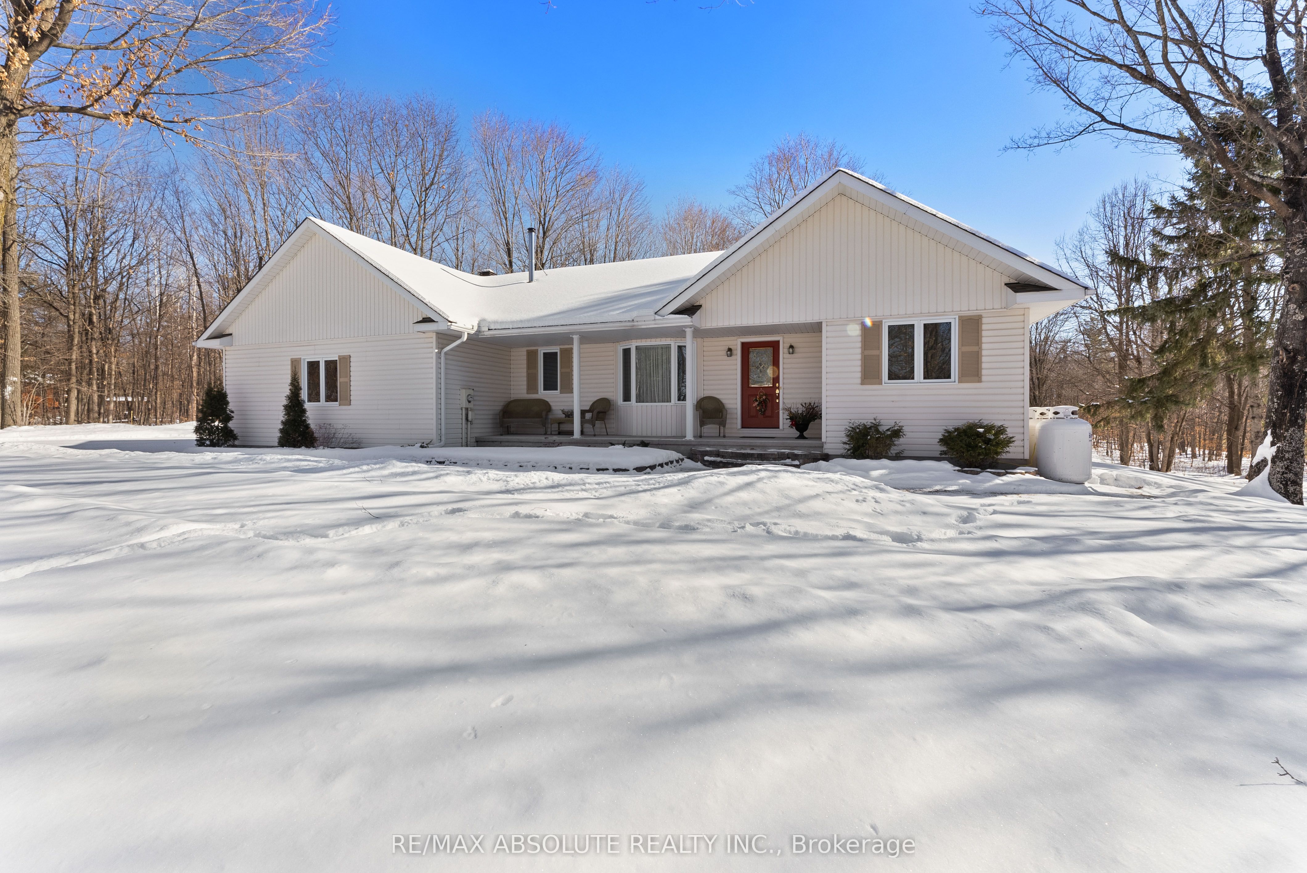 123 Woodridge Crescent Property Photo