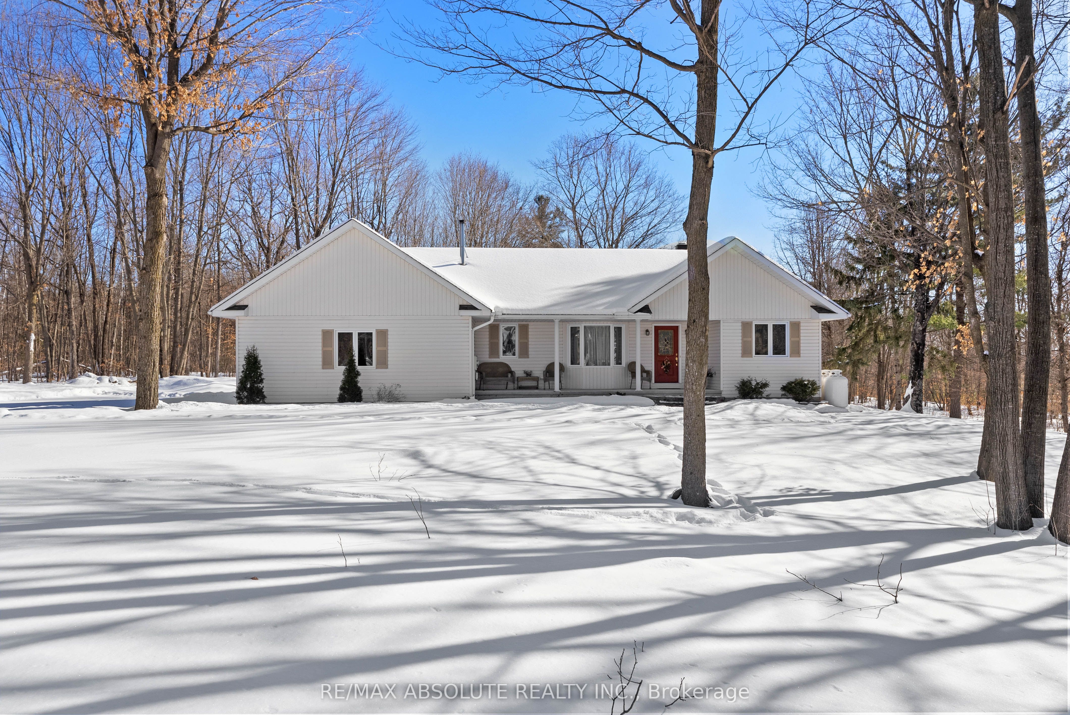 123 Woodridge Crescent Property Photo 2