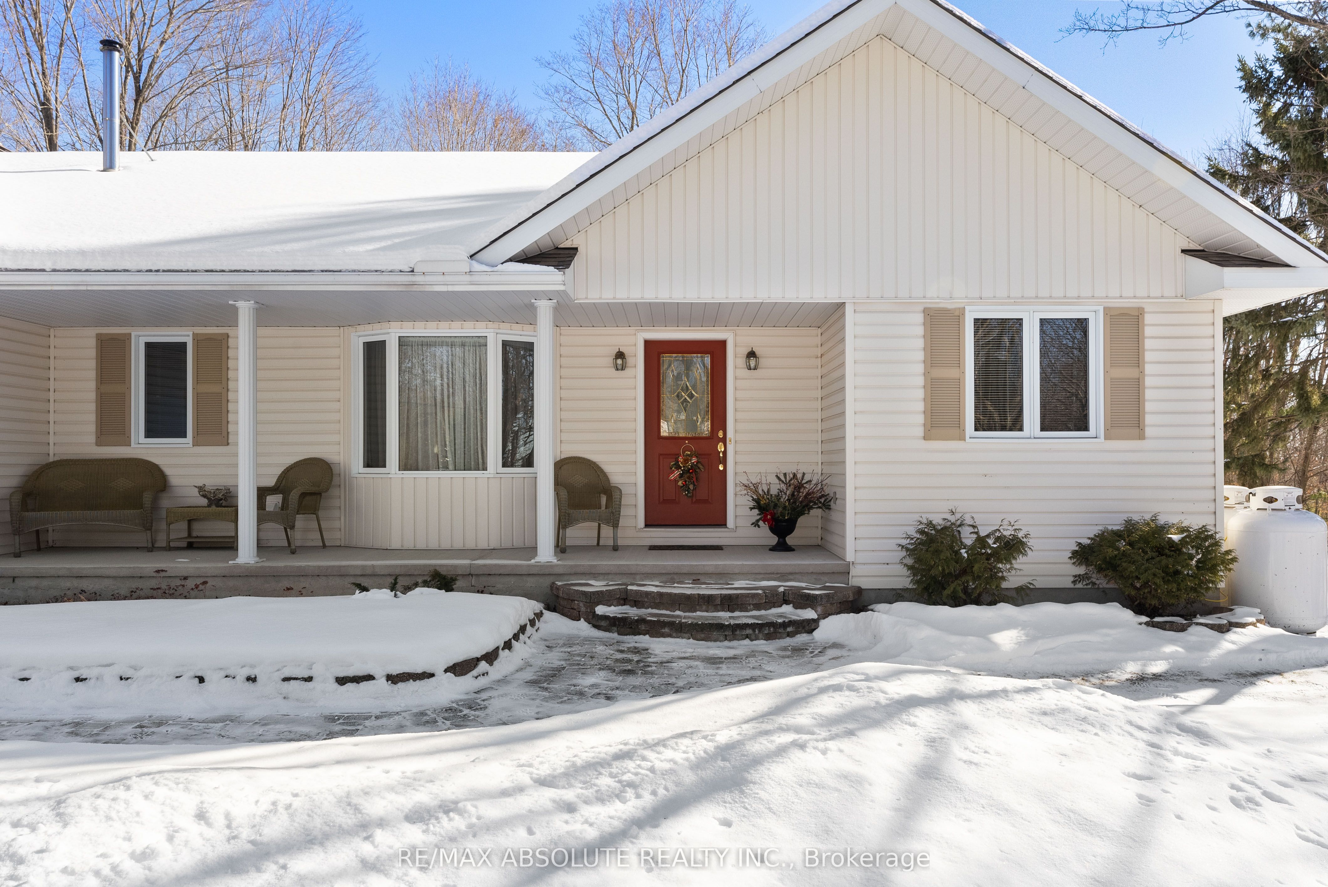 123 Woodridge Crescent Property Photo 4