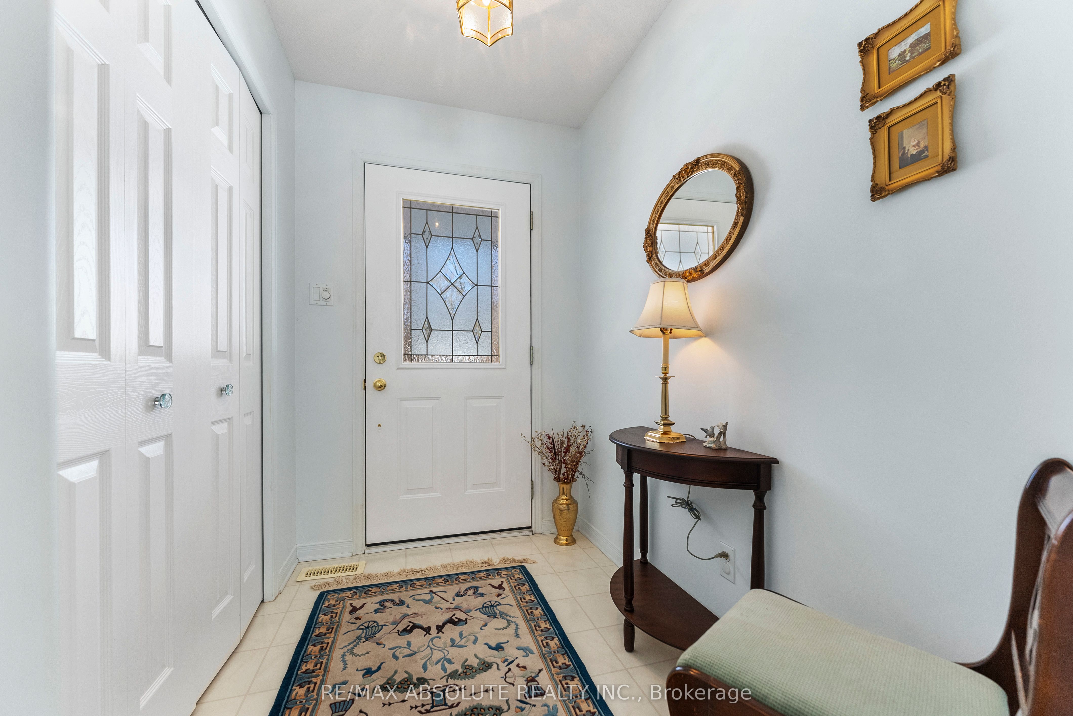 123 Woodridge Crescent Property Photo 7