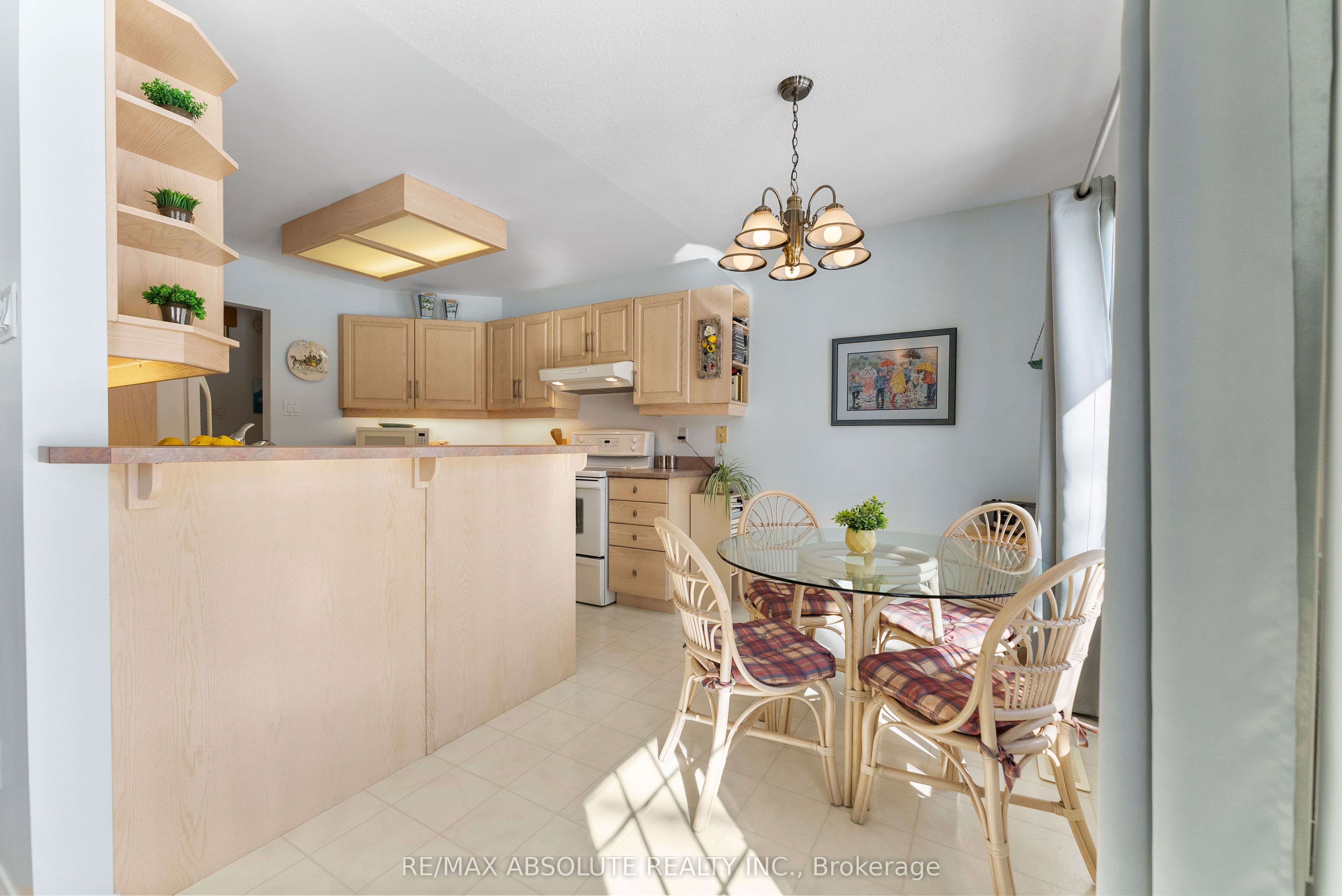 123 Woodridge Crescent Property Photo 14