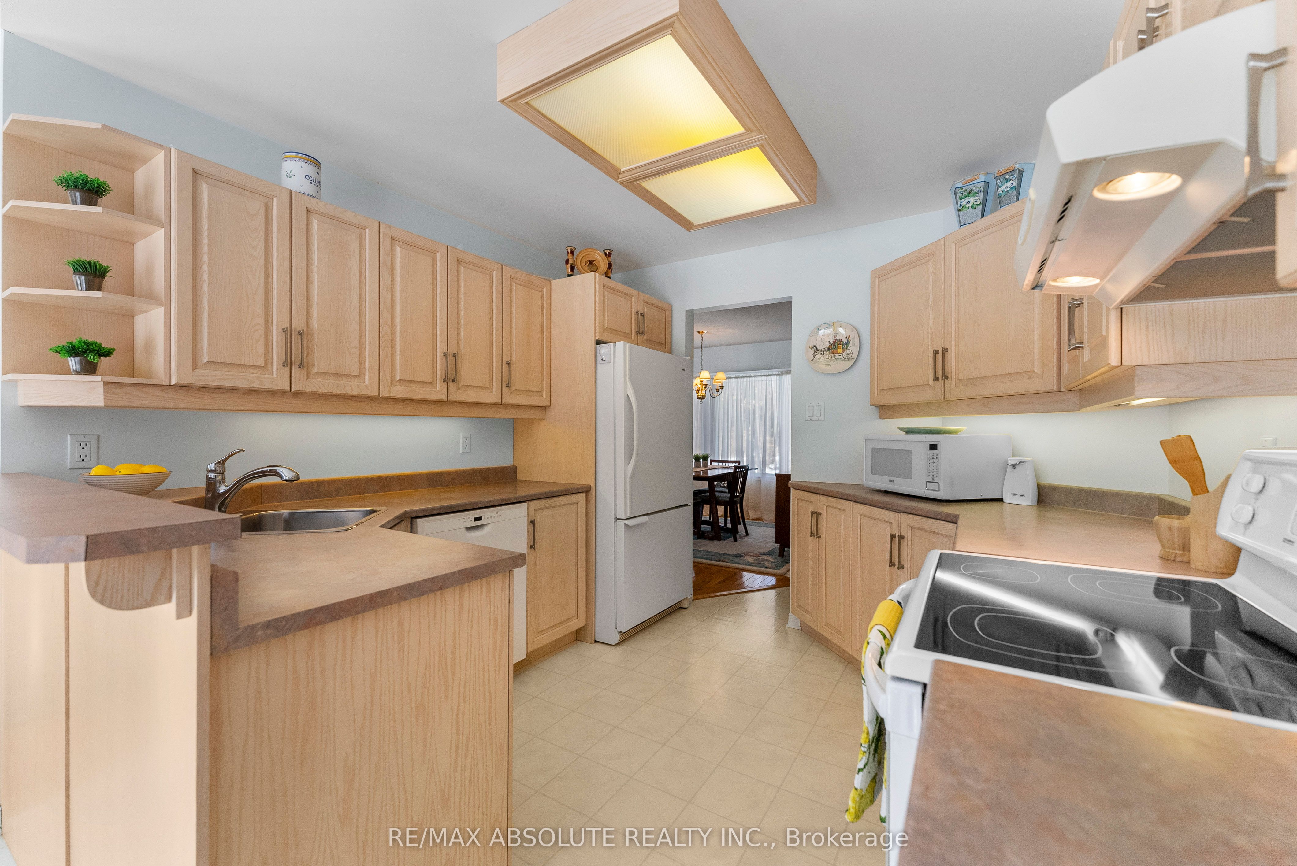 123 Woodridge Crescent Property Photo 15