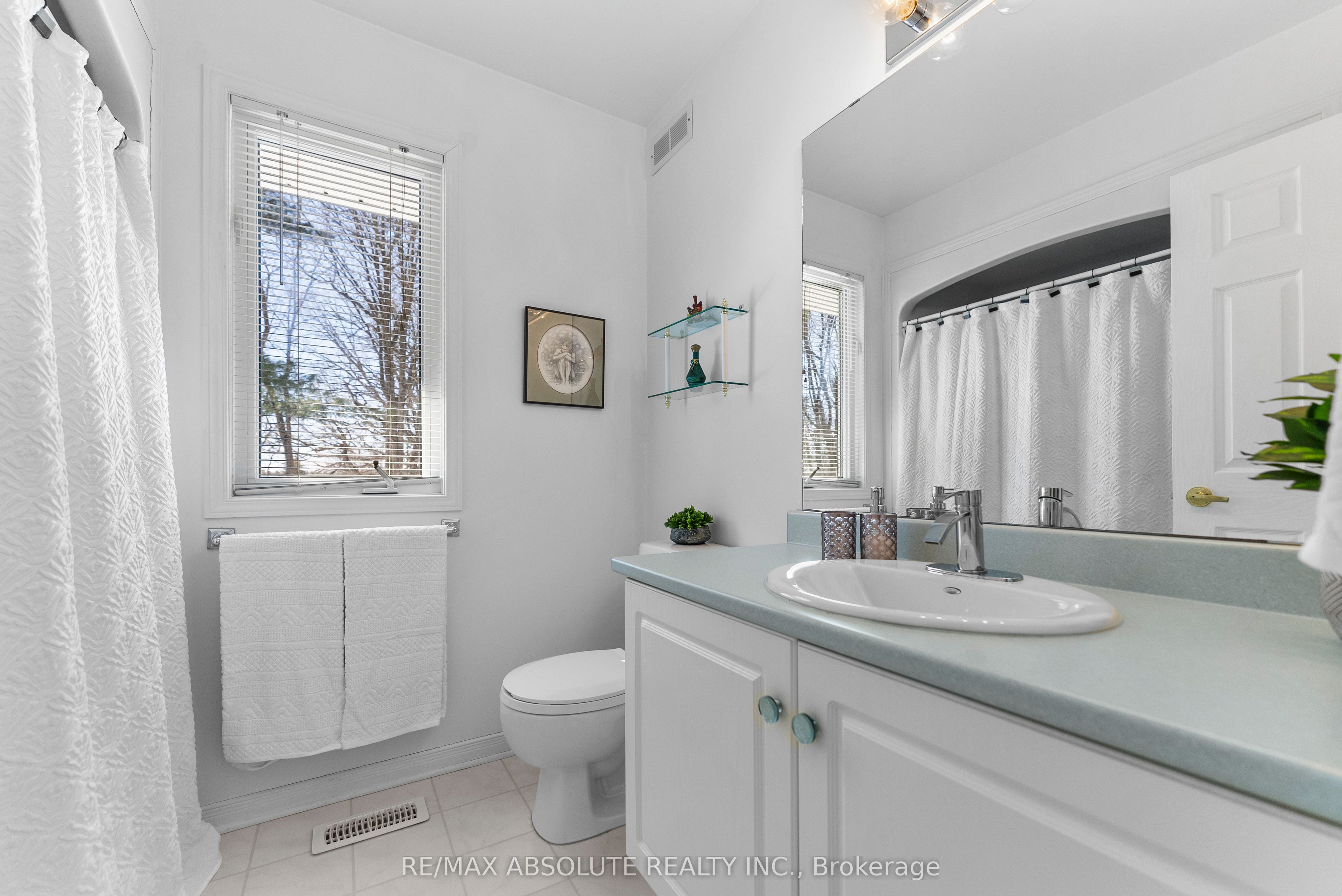 123 Woodridge Crescent Property Photo 22