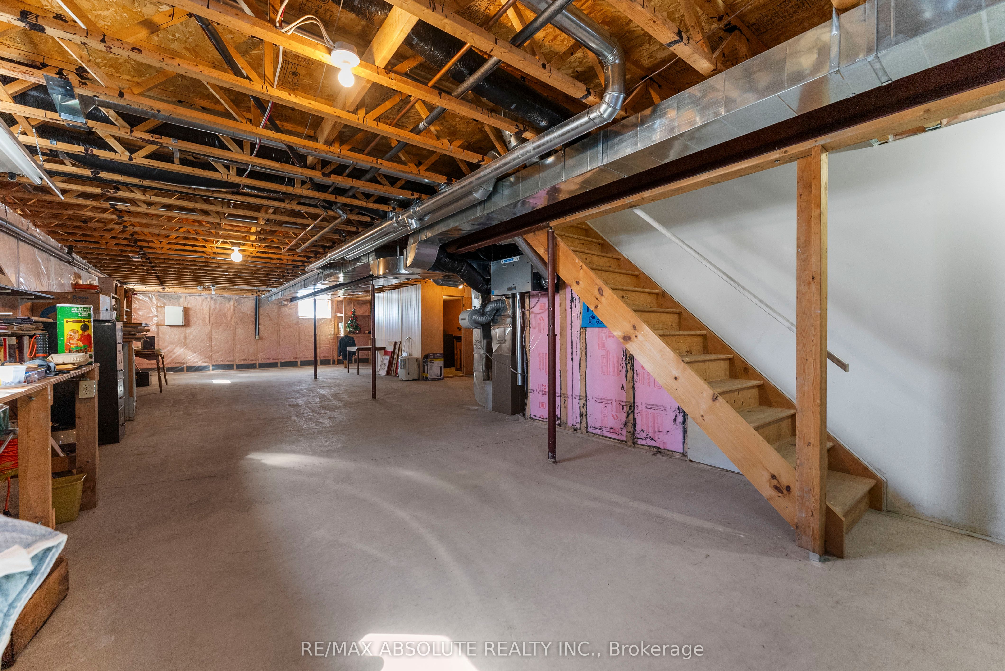 123 Woodridge Crescent Property Photo 25