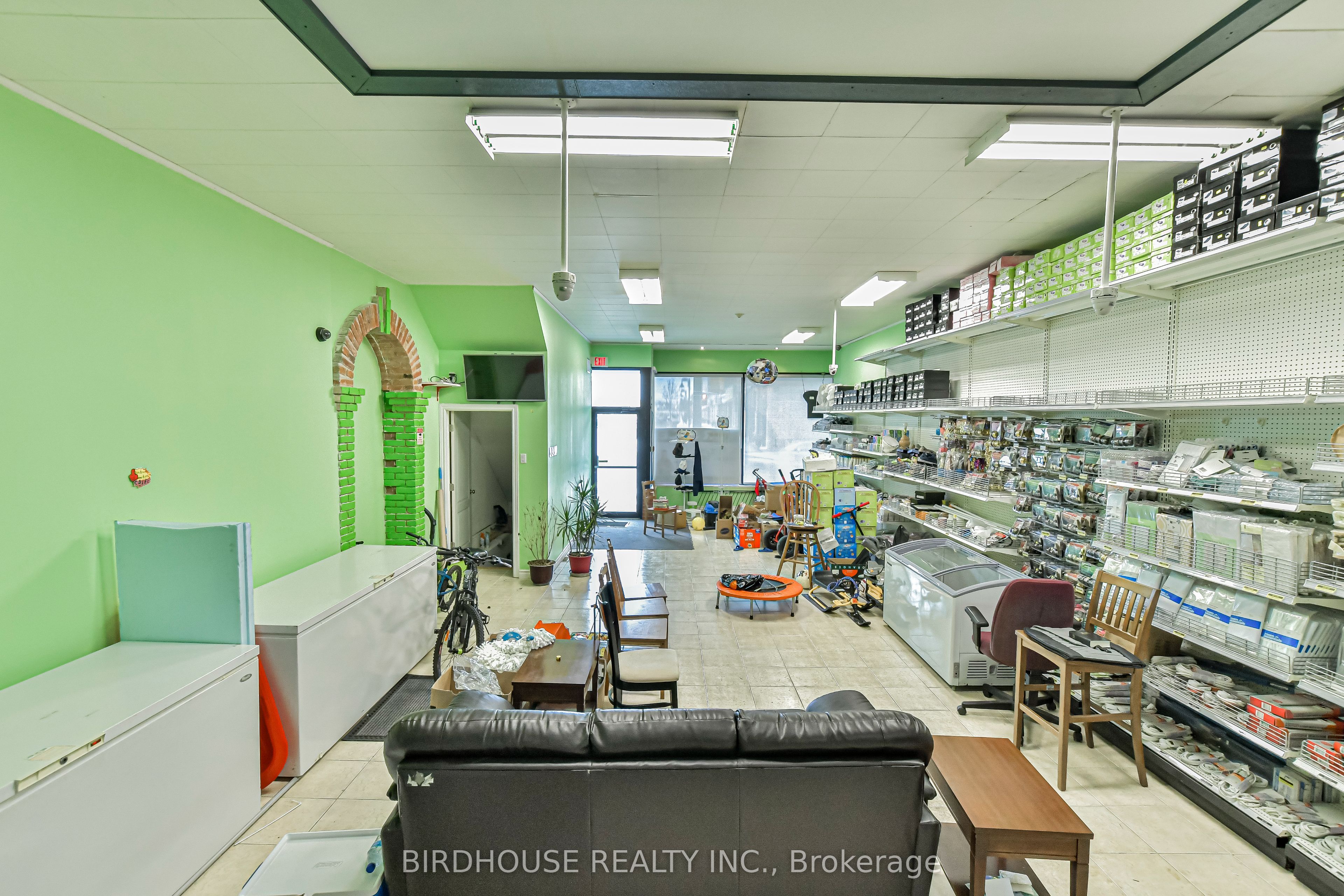 8 Lindsay Street Property Photo 7