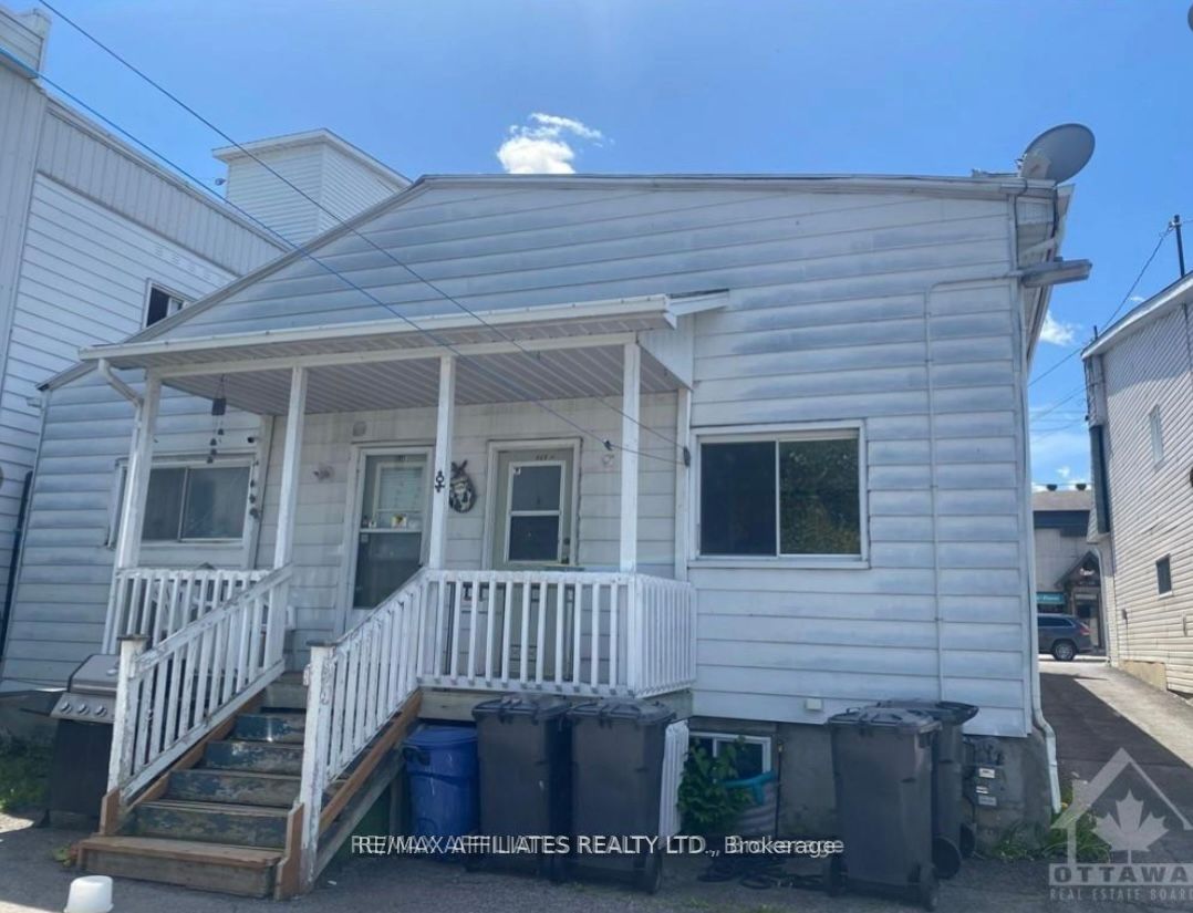 669 Main St E Property Photo 17