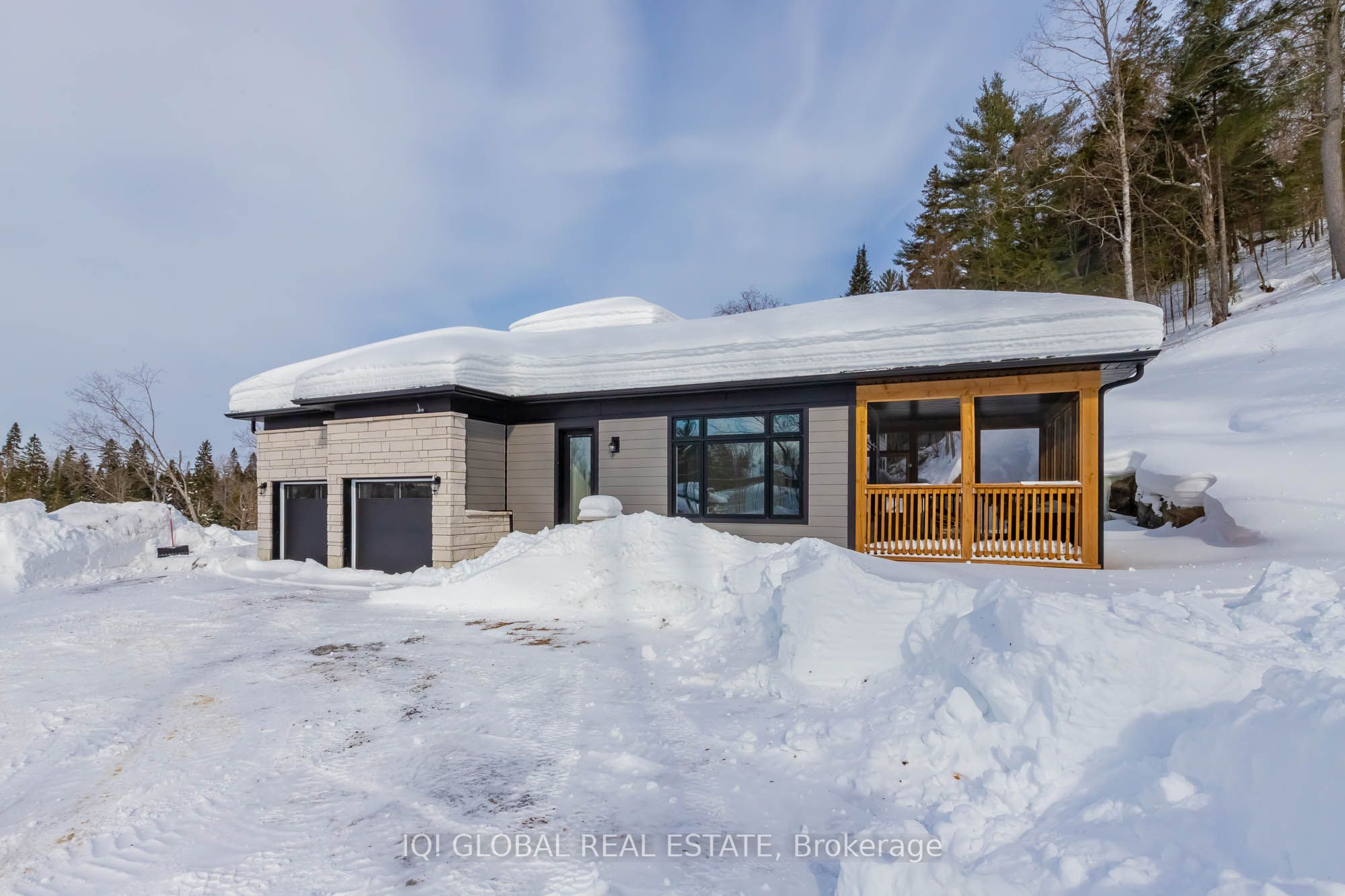 #48 - 1055 Greensview Drive Property Photo 2