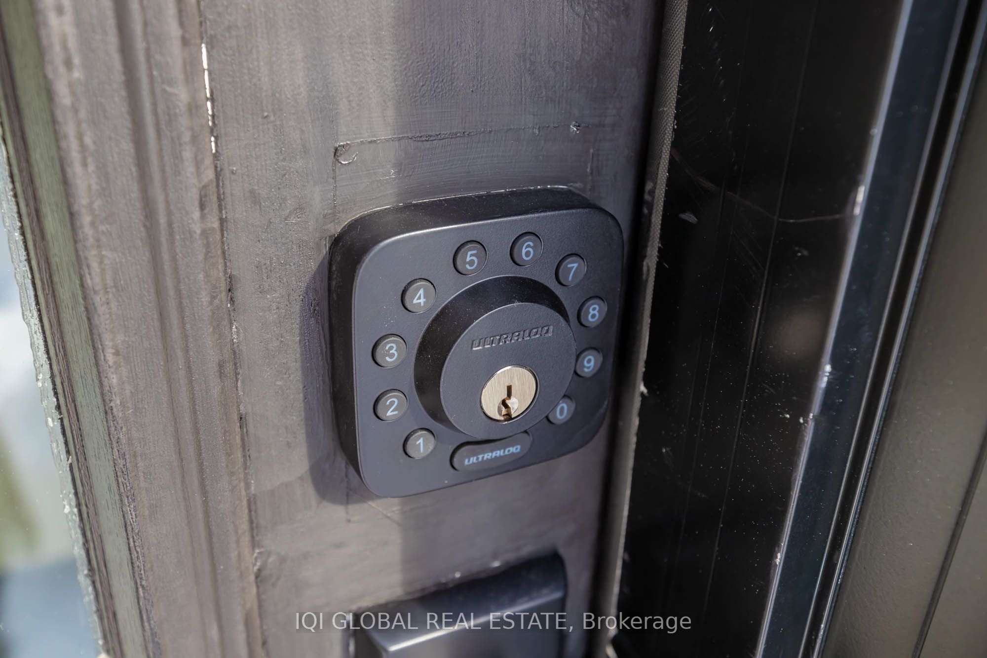 #48 - 1055 Greensview Drive Property Photo 4