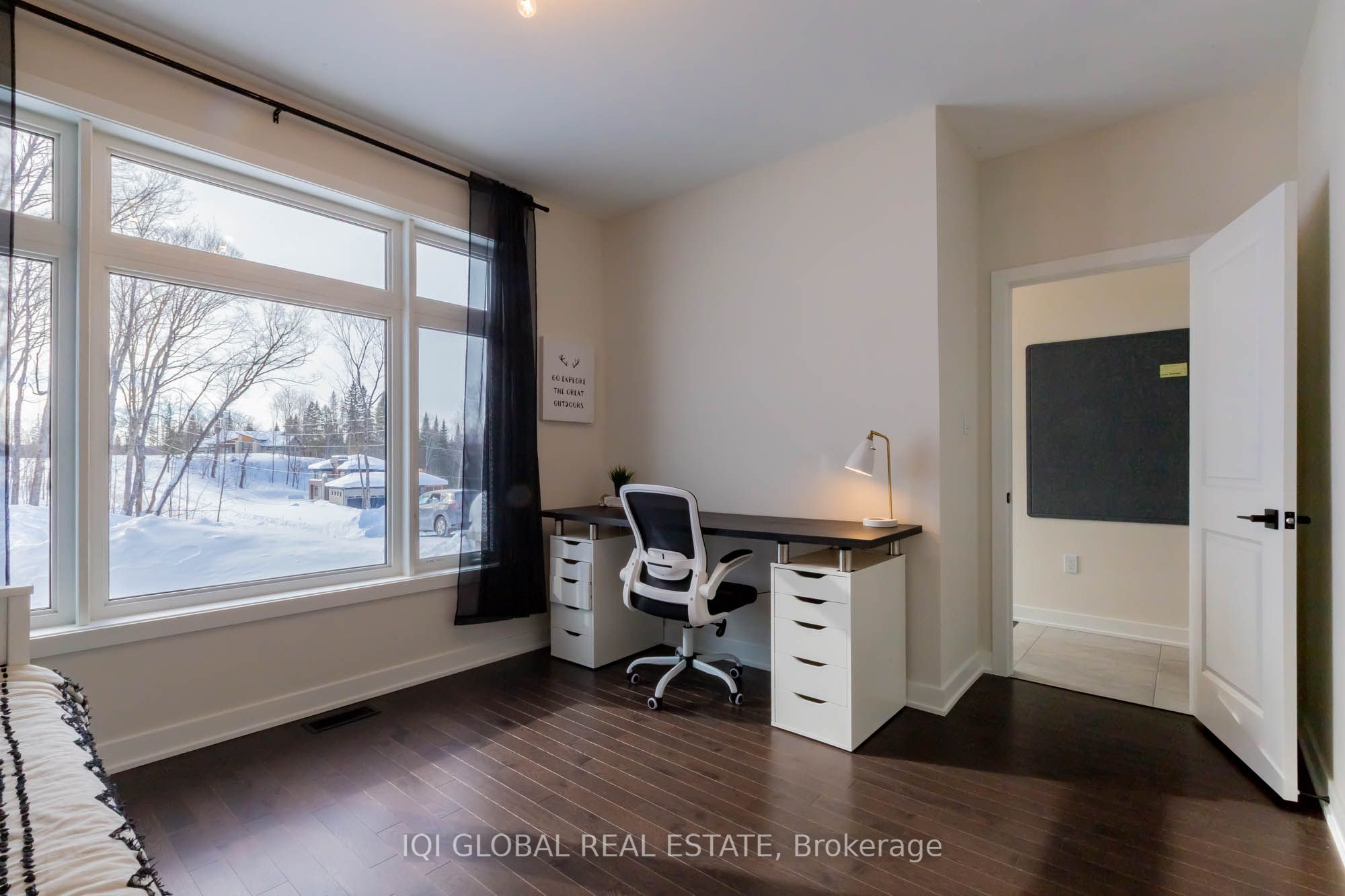 #48 - 1055 Greensview Drive Property Photo 7