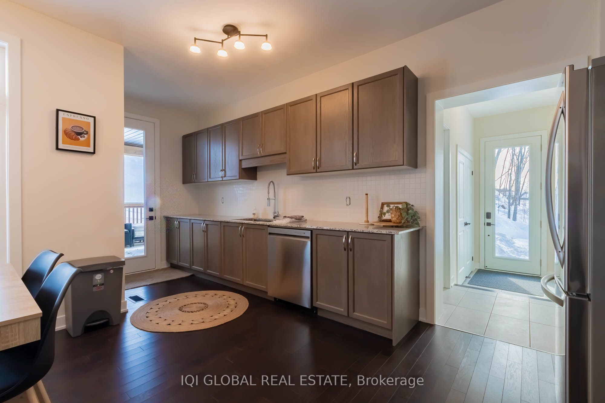 #48 - 1055 Greensview Drive Property Photo 11