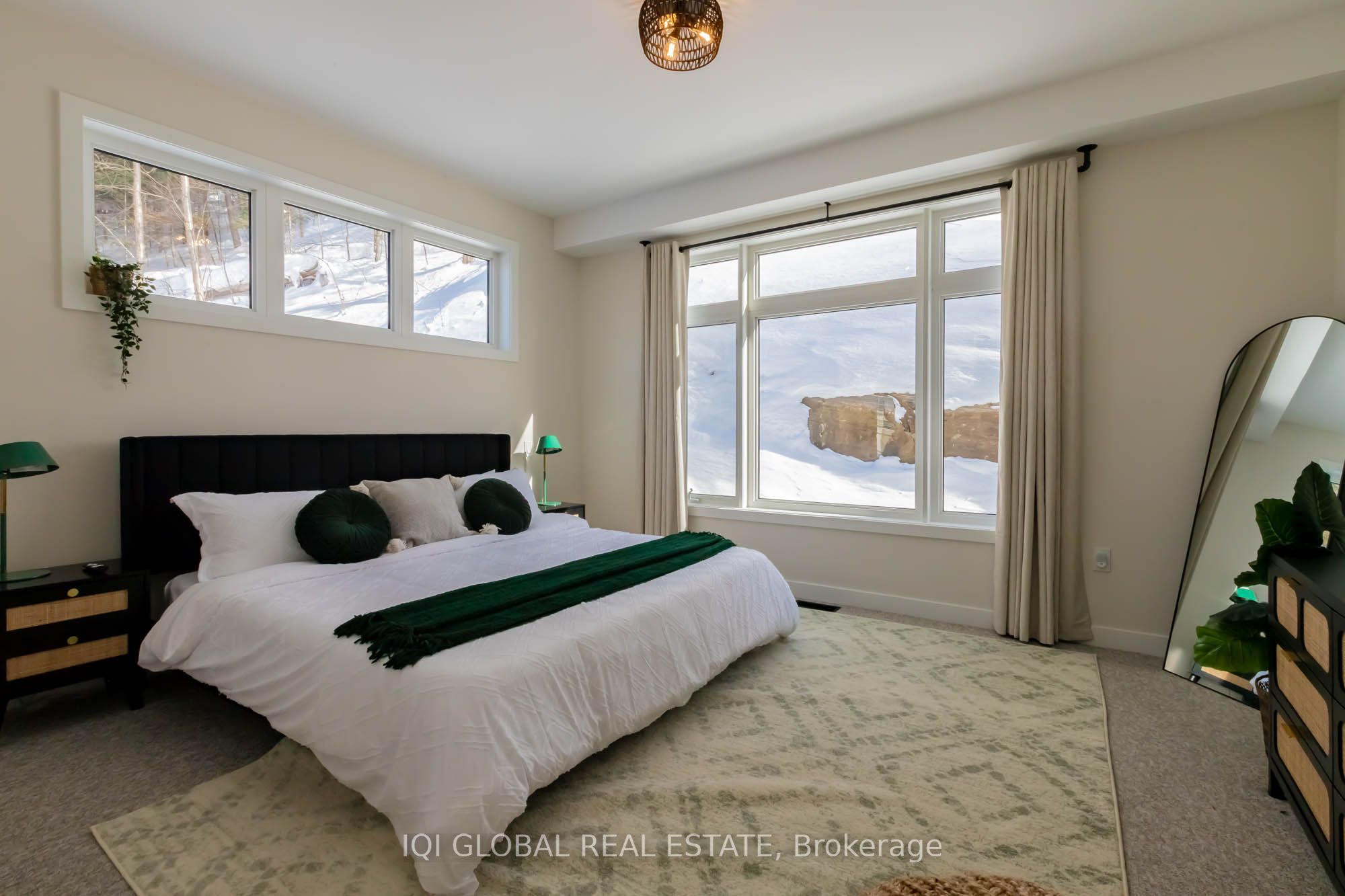 #48 - 1055 Greensview Drive Property Photo 28