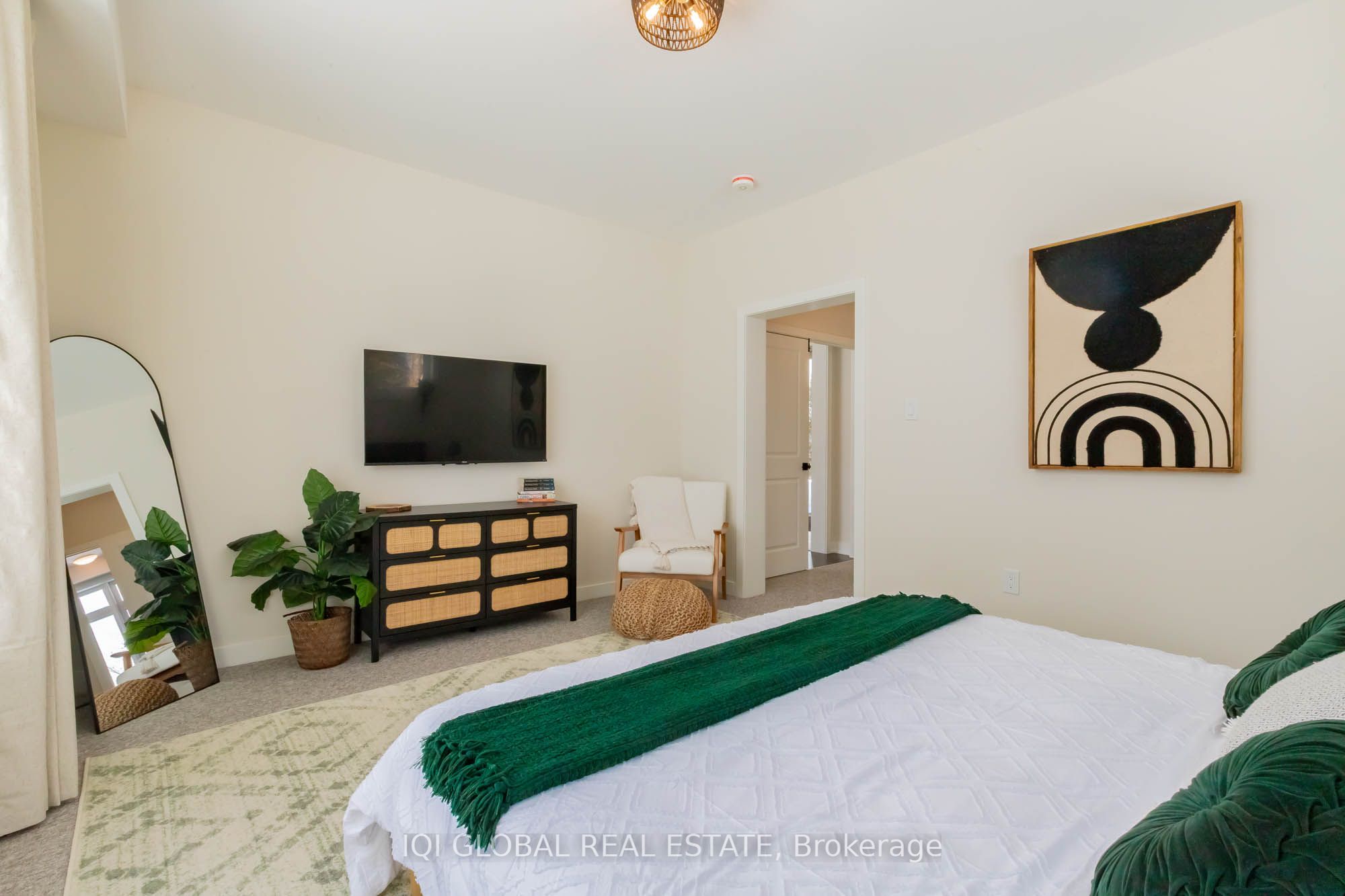 #48 - 1055 Greensview Drive Property Photo 30