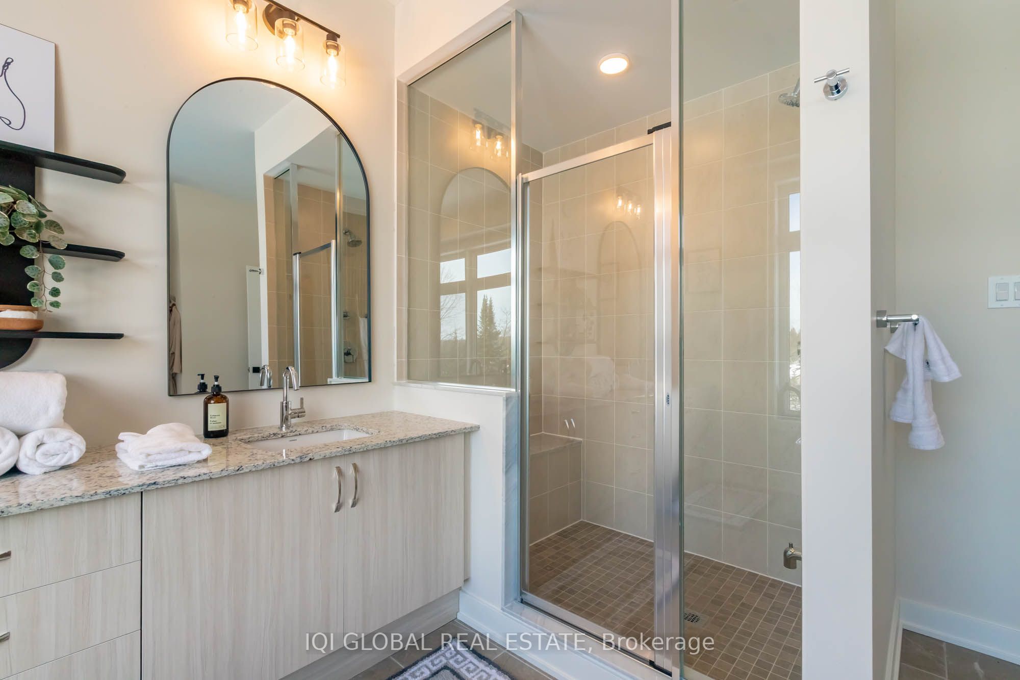 #48 - 1055 Greensview Drive Property Photo 32
