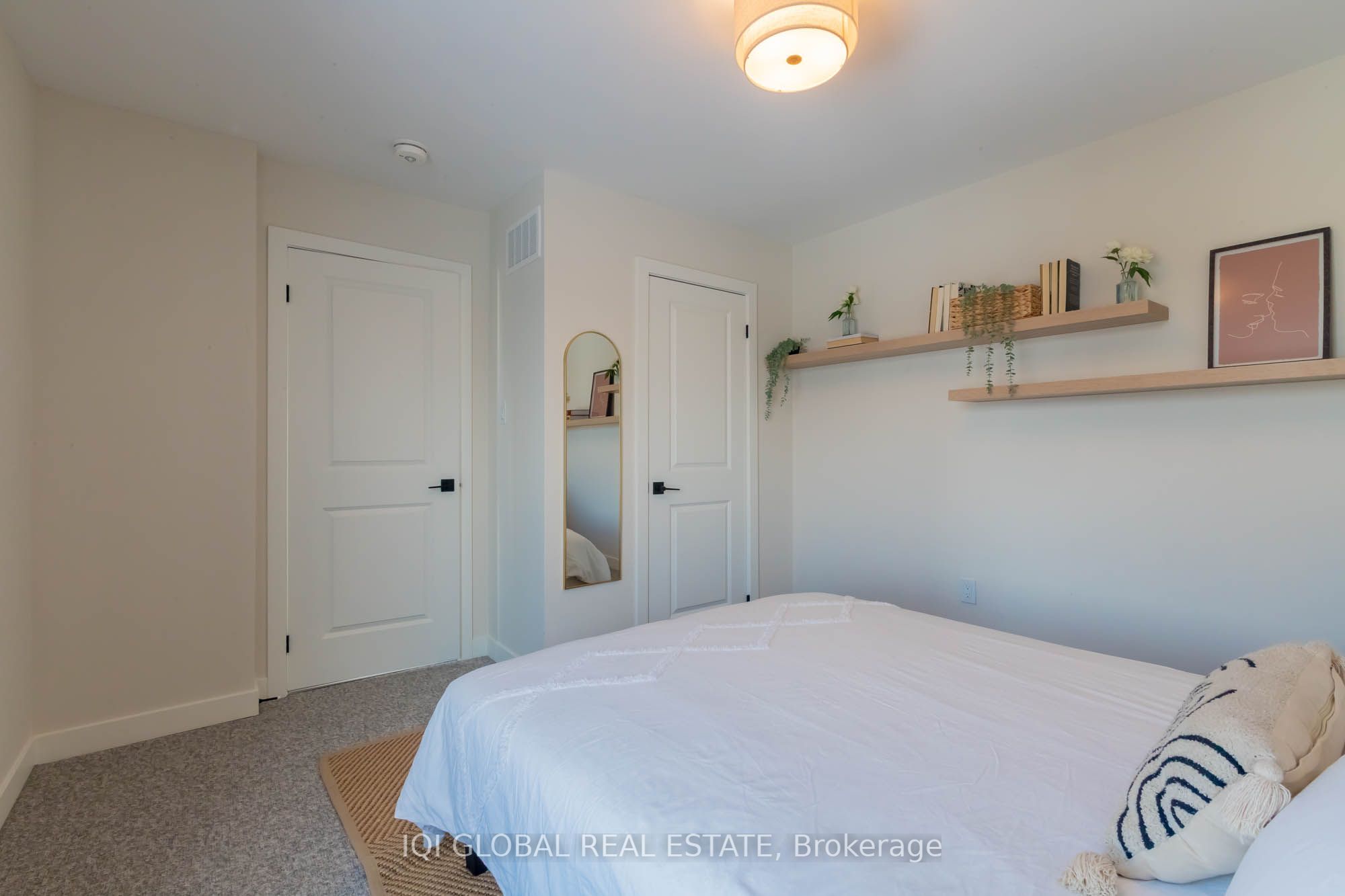 #48 - 1055 Greensview Drive Property Photo 38