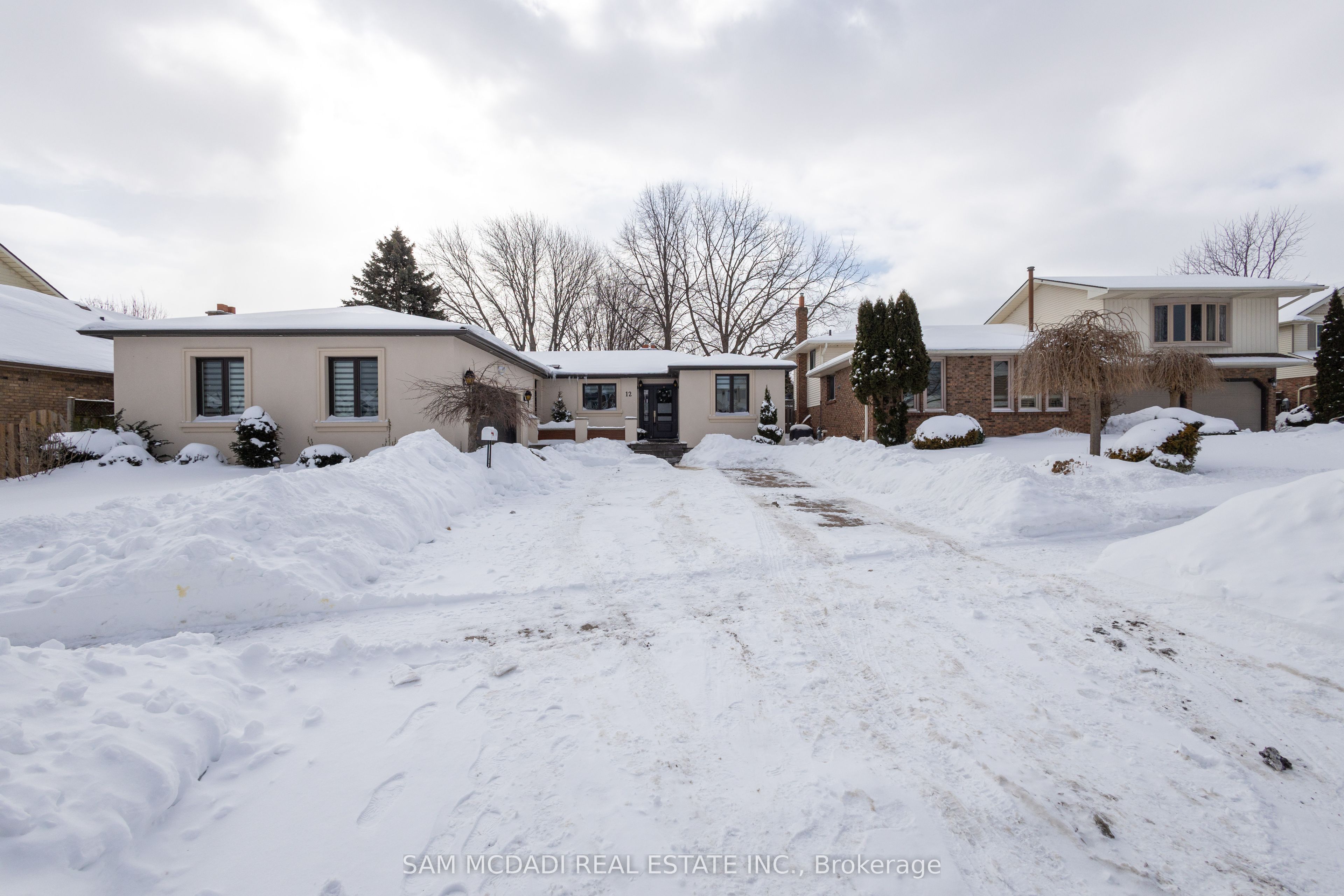 12 Cheval Drive Property Photo