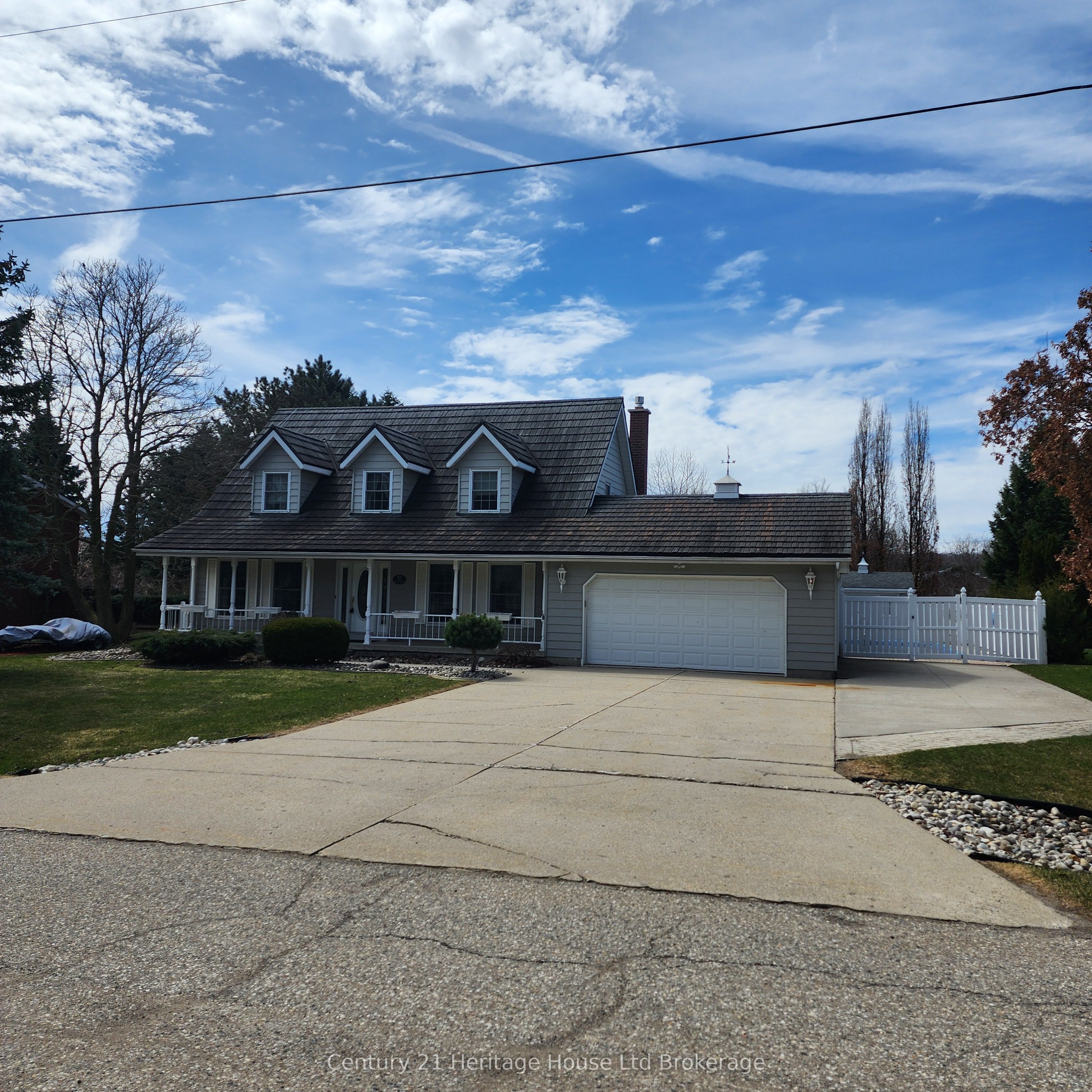 55 Mark Crescent Property Photo 1
