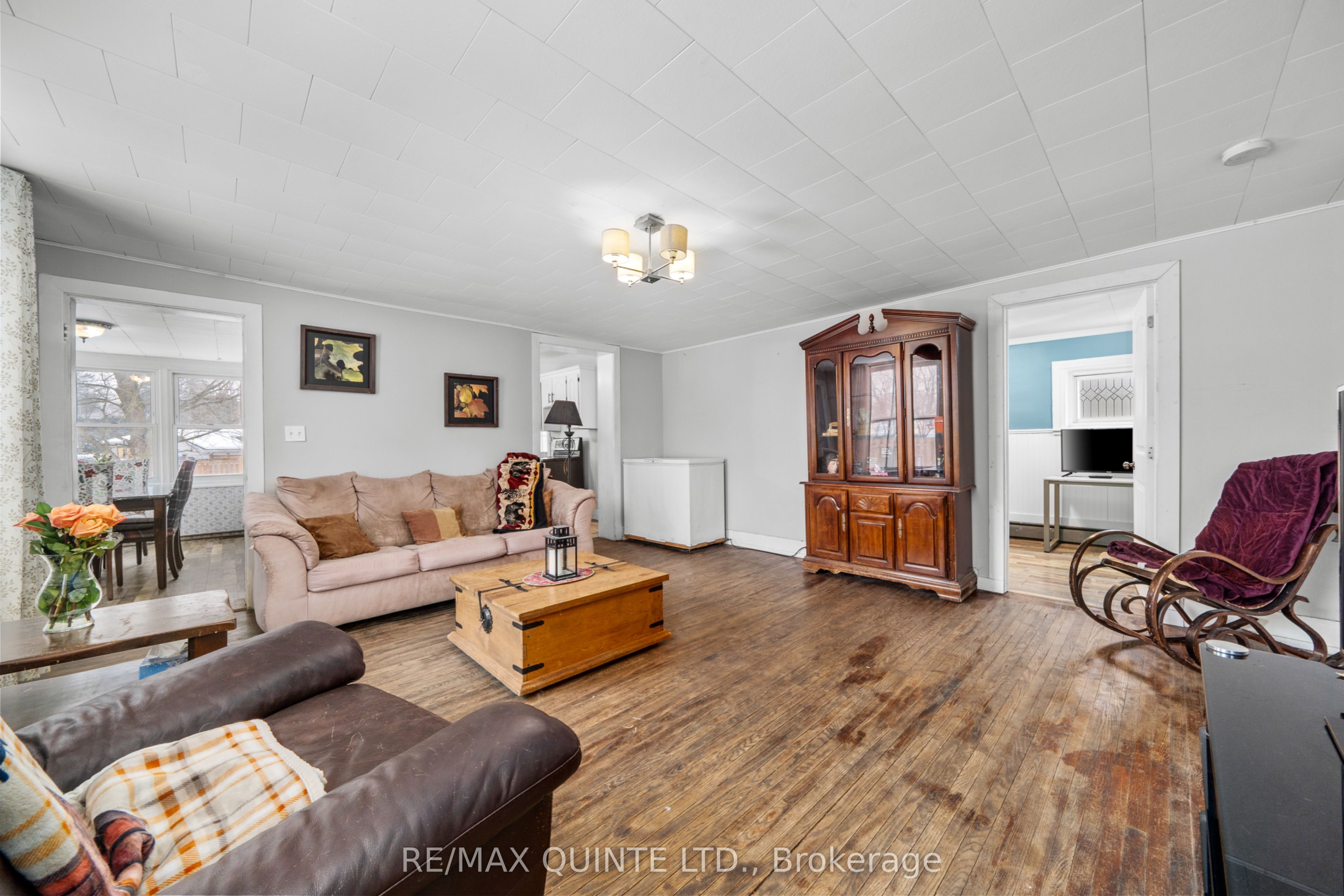 48 Young Street Property Photo 13