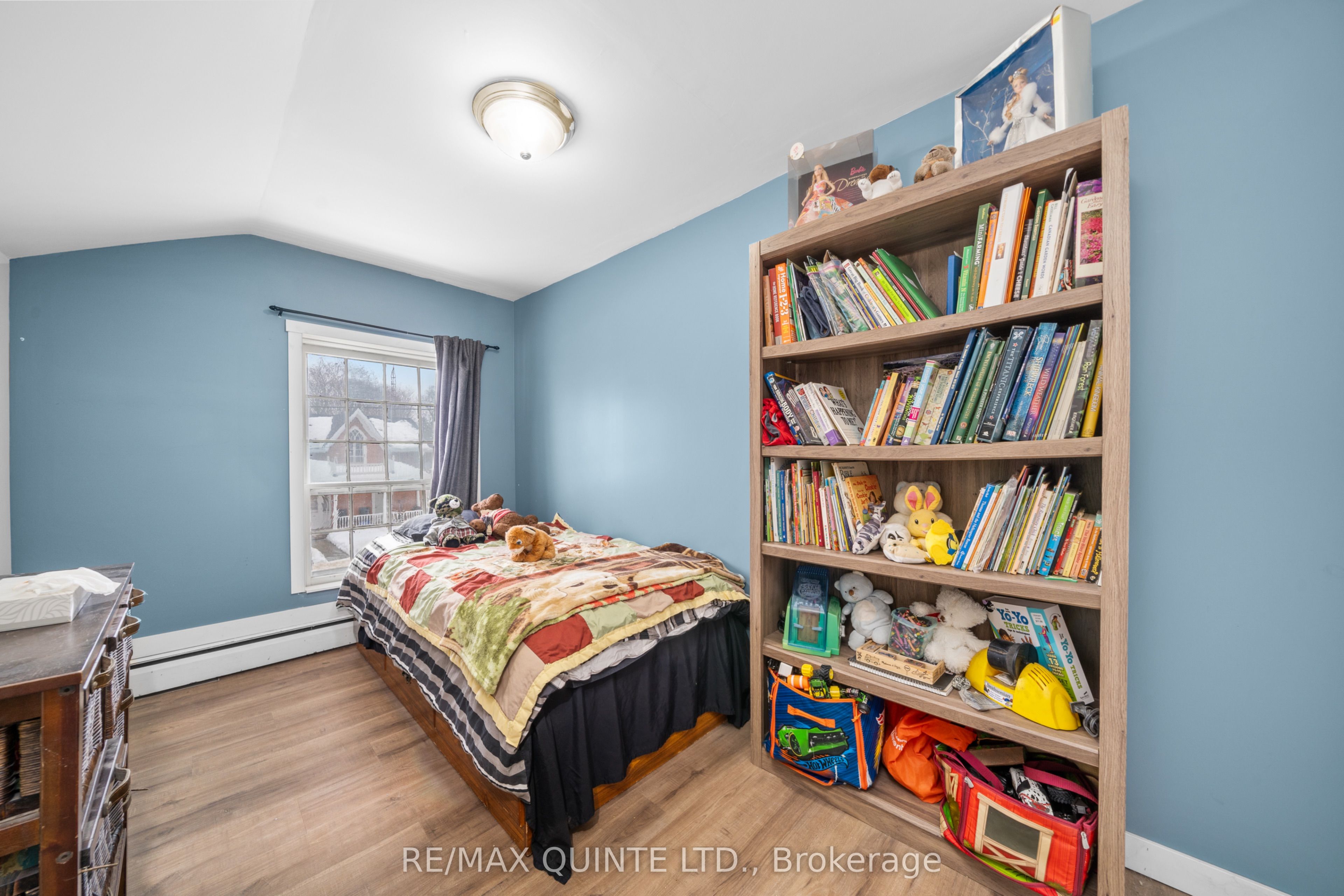 48 Young Street Property Photo 25