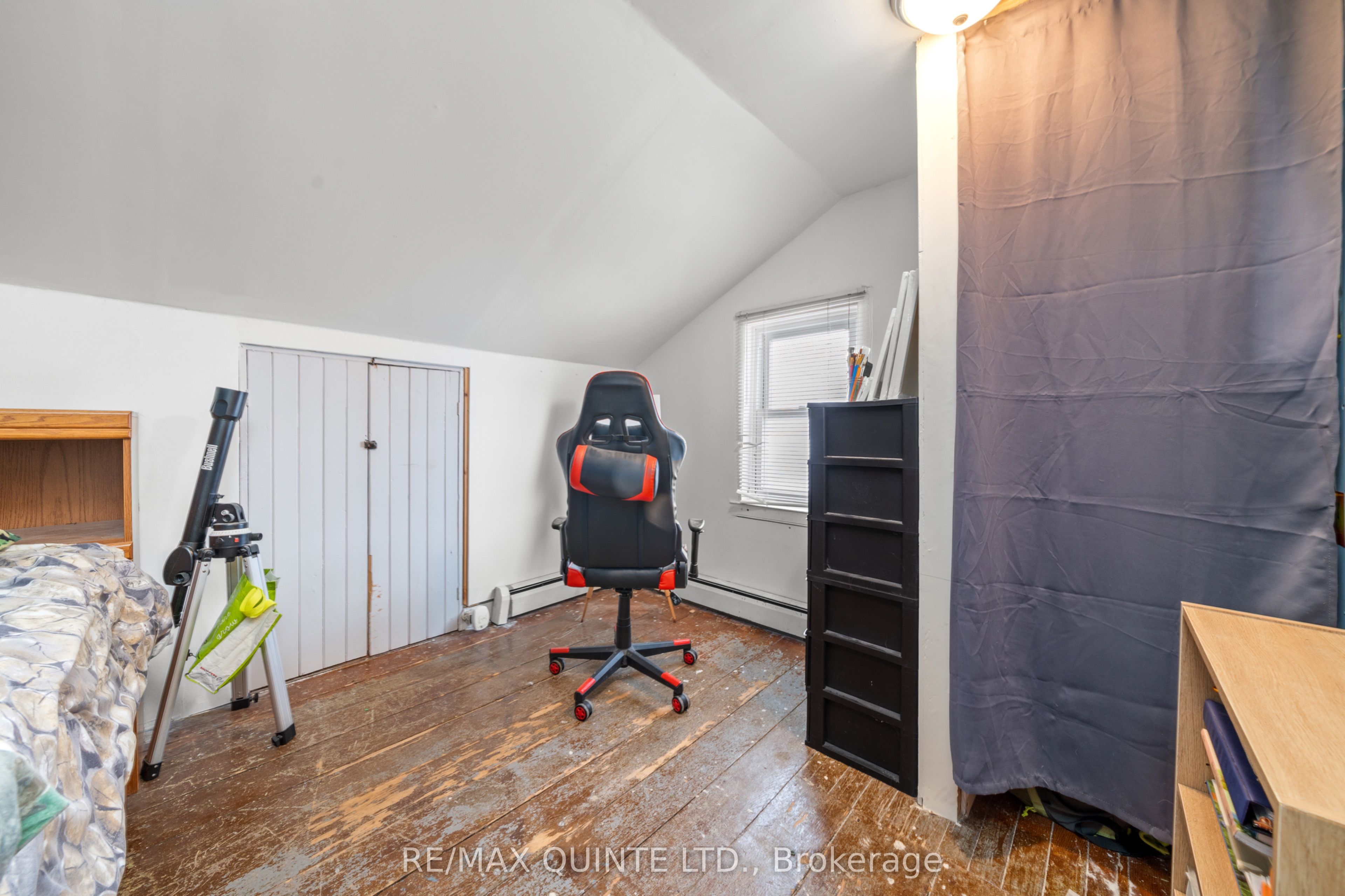 48 Young Street Property Photo 26