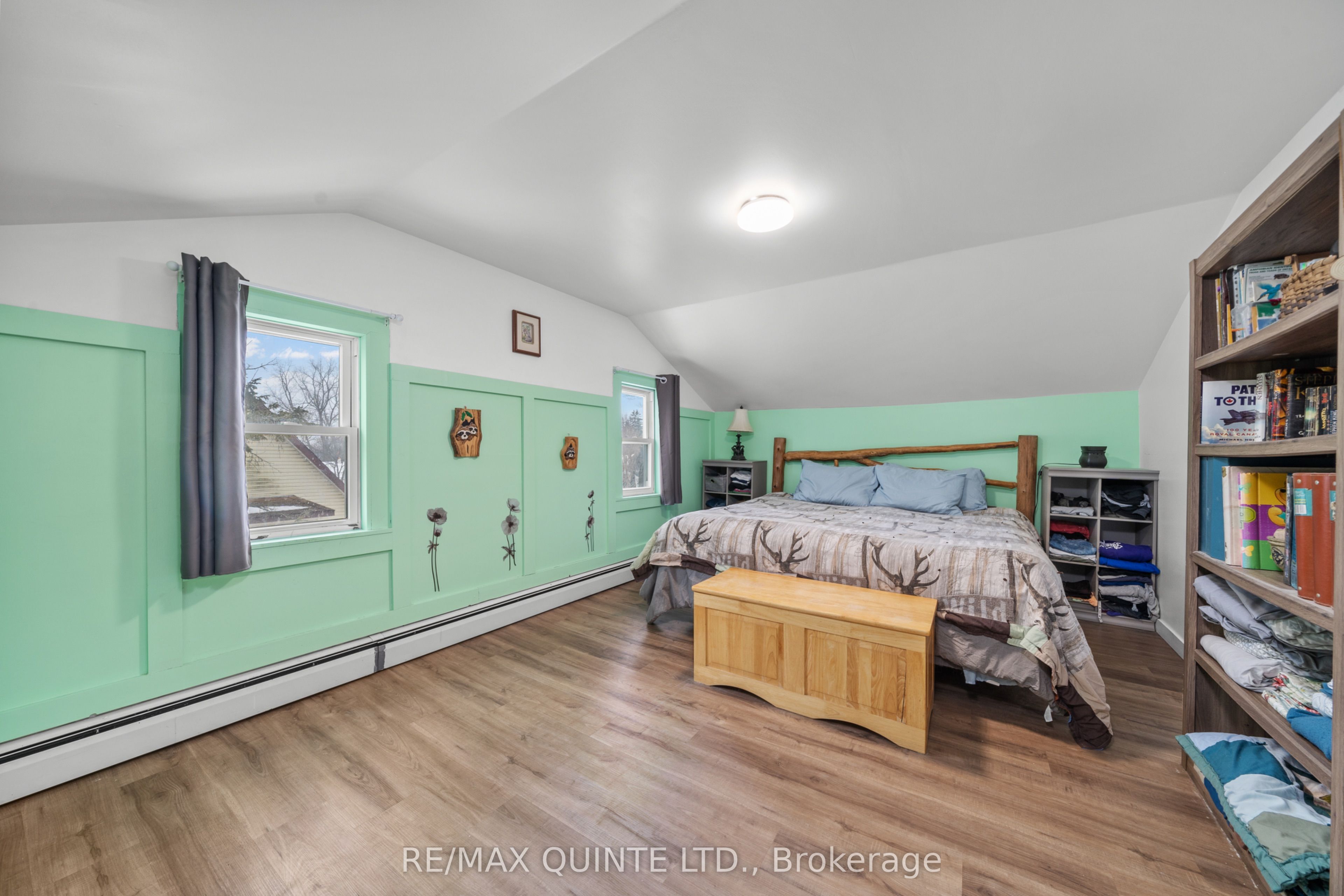 48 Young Street Property Photo 27