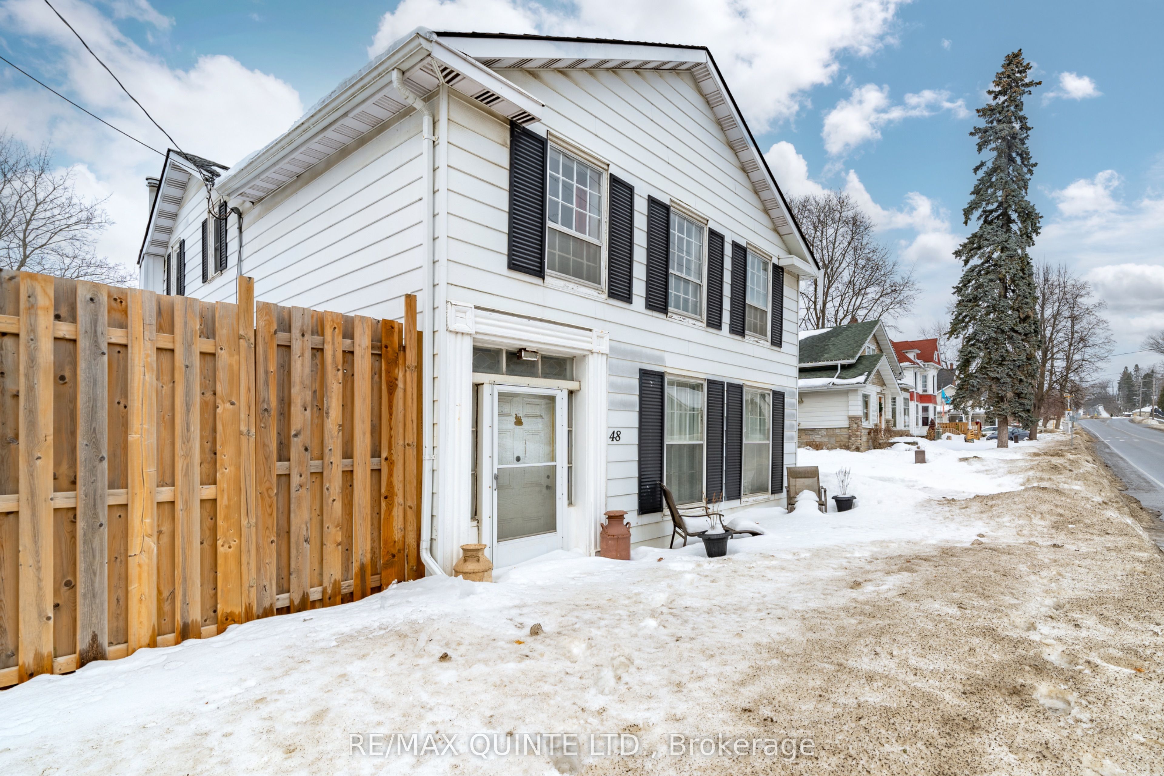 48 Young Street Property Photo 33