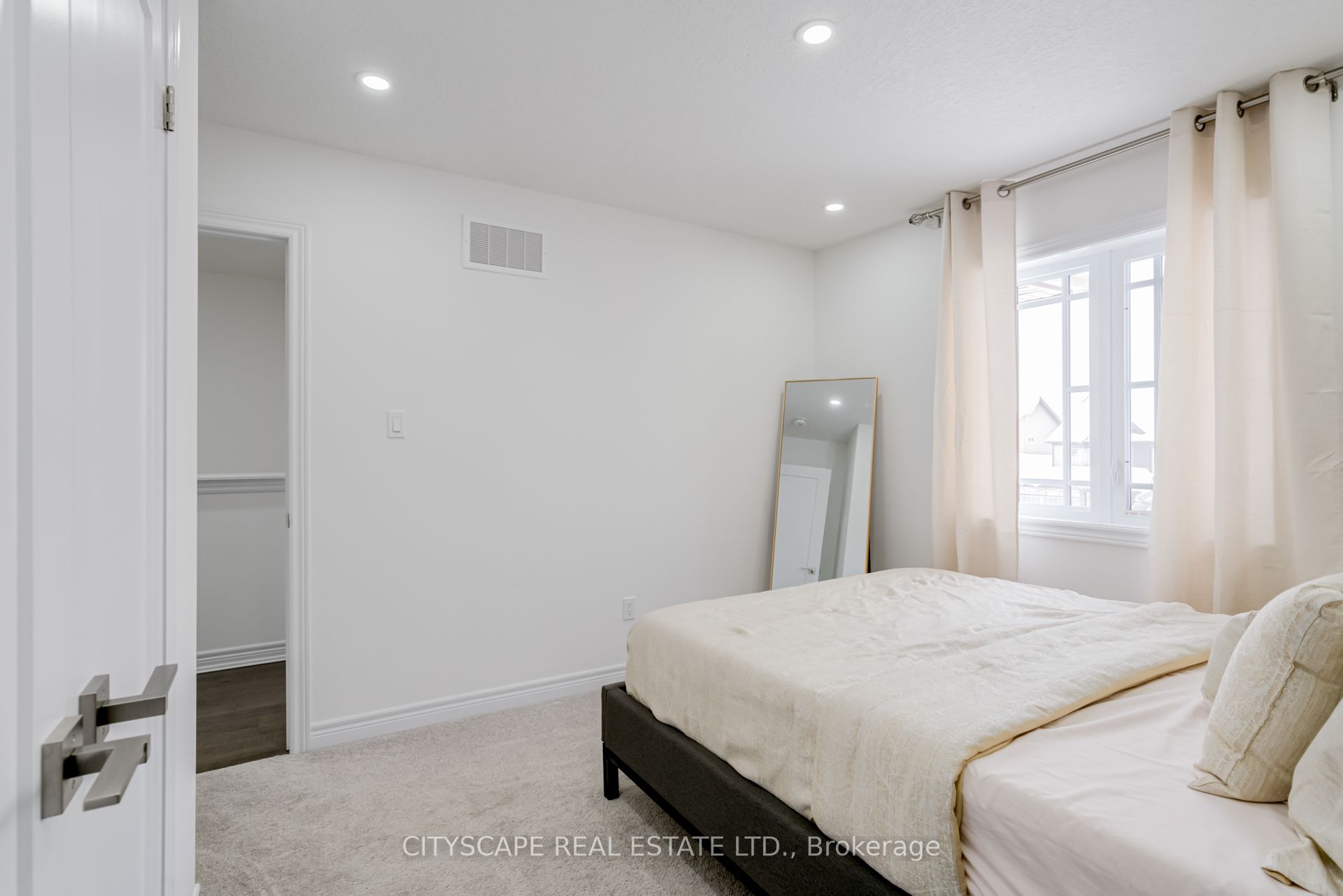 145 Stonebrook Way Property Photo 33