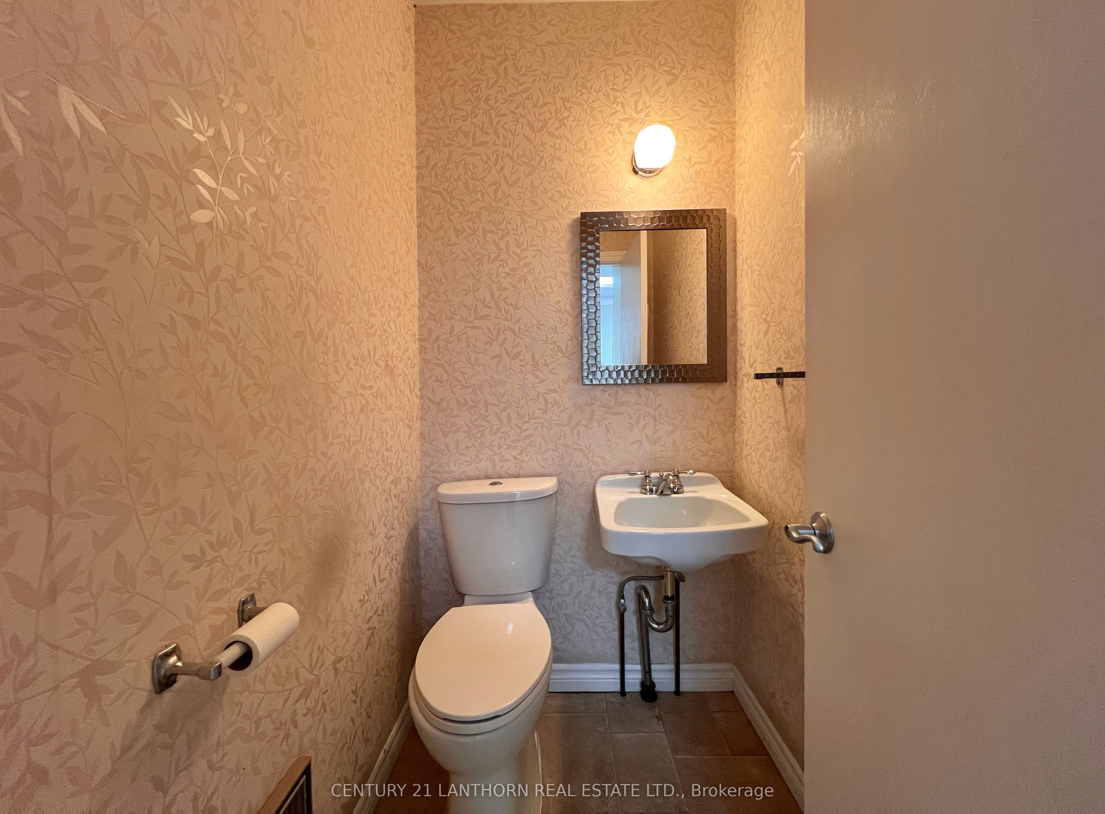316 Picton Main St Property Photo 10