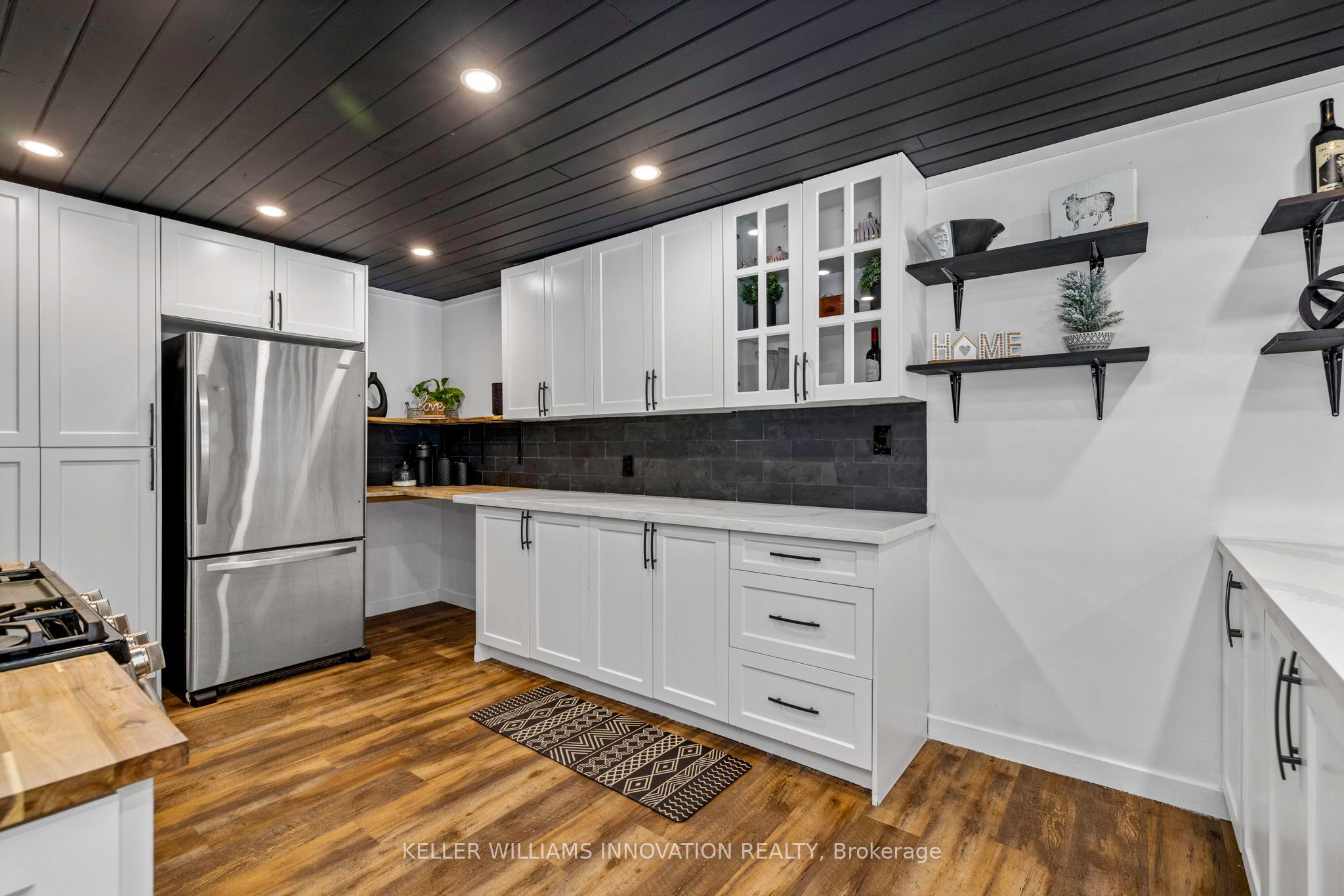 239 Old Government Road Property Photo 7