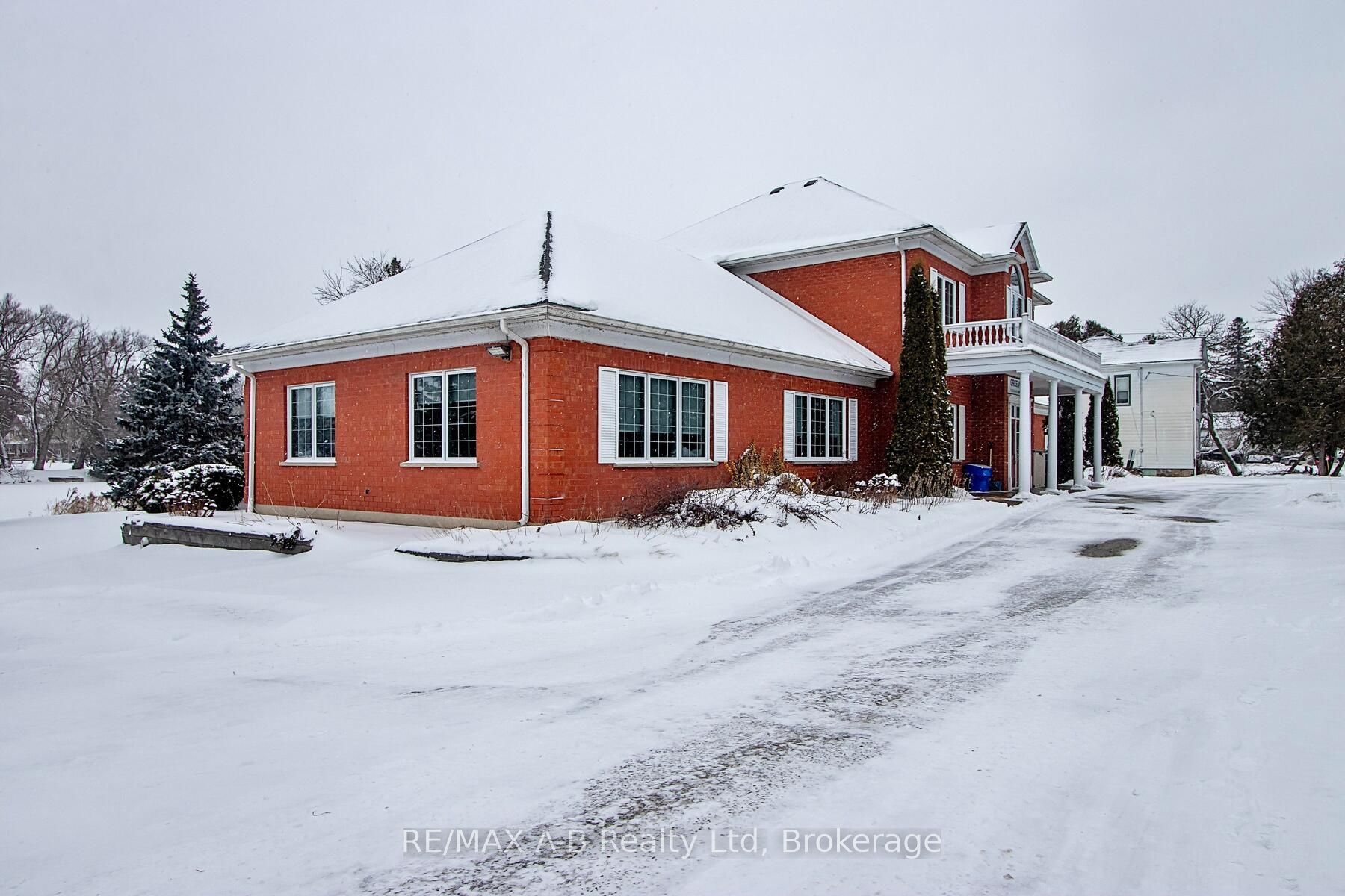 140 Foundry Street Property Photo 2