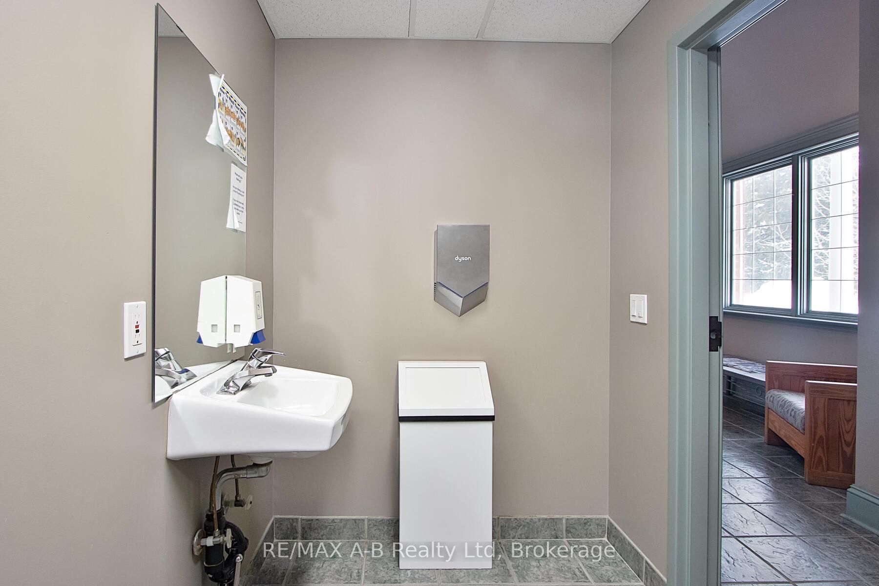 140 Foundry Street Property Photo 28