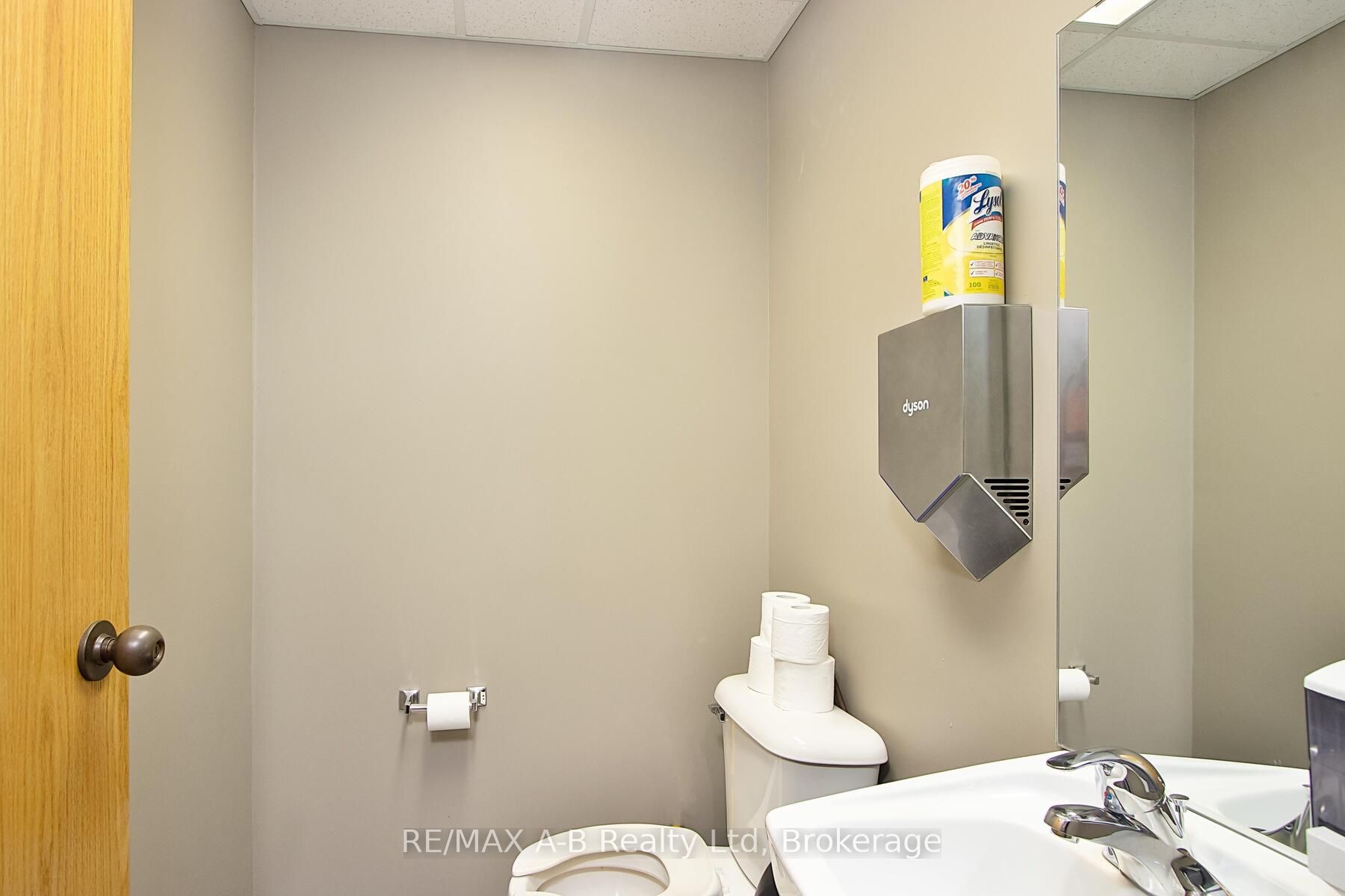 140 Foundry Street Property Photo 42