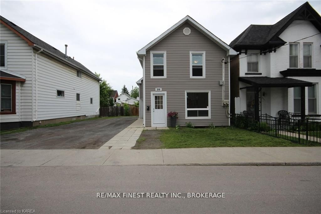 219 Montreal Street Property Photo 2
