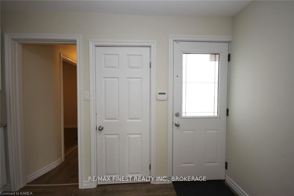 219 Montreal Street Property Photo 4