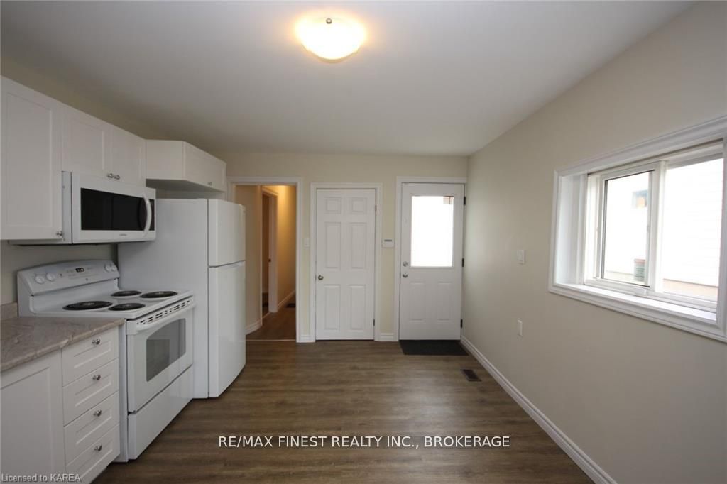219 Montreal Street Property Photo 7