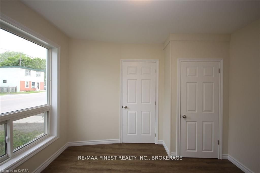 219 Montreal Street Property Photo 10