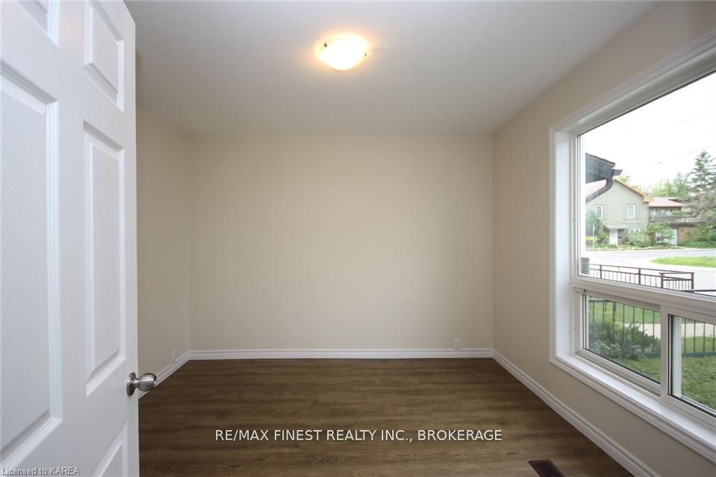 219 Montreal Street Property Photo 11