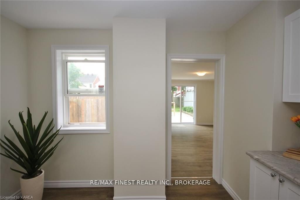 219 Montreal Street Property Photo 12