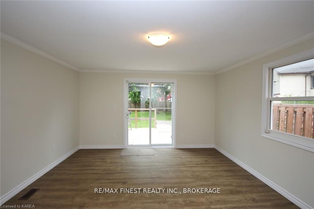 219 Montreal Street Property Photo 15