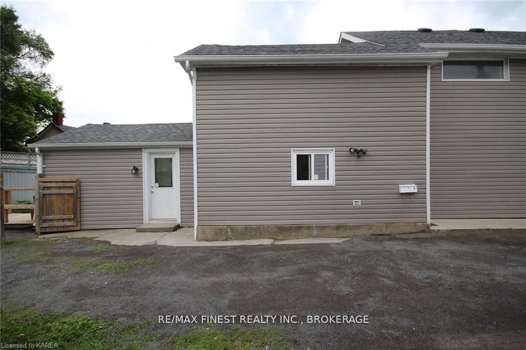 219 Montreal Street Property Photo 17